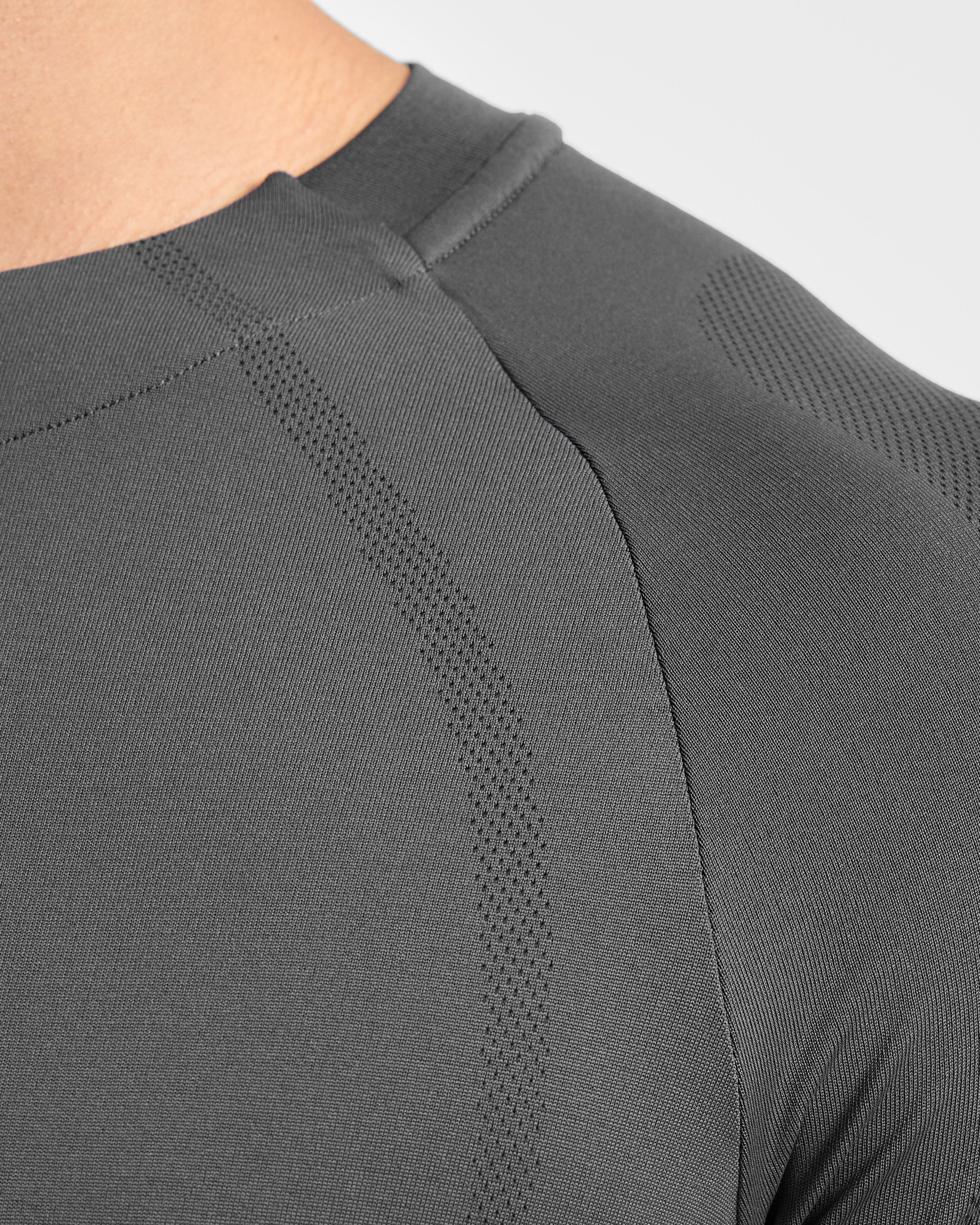 Attain Seamless T Shirt - Storm Grau