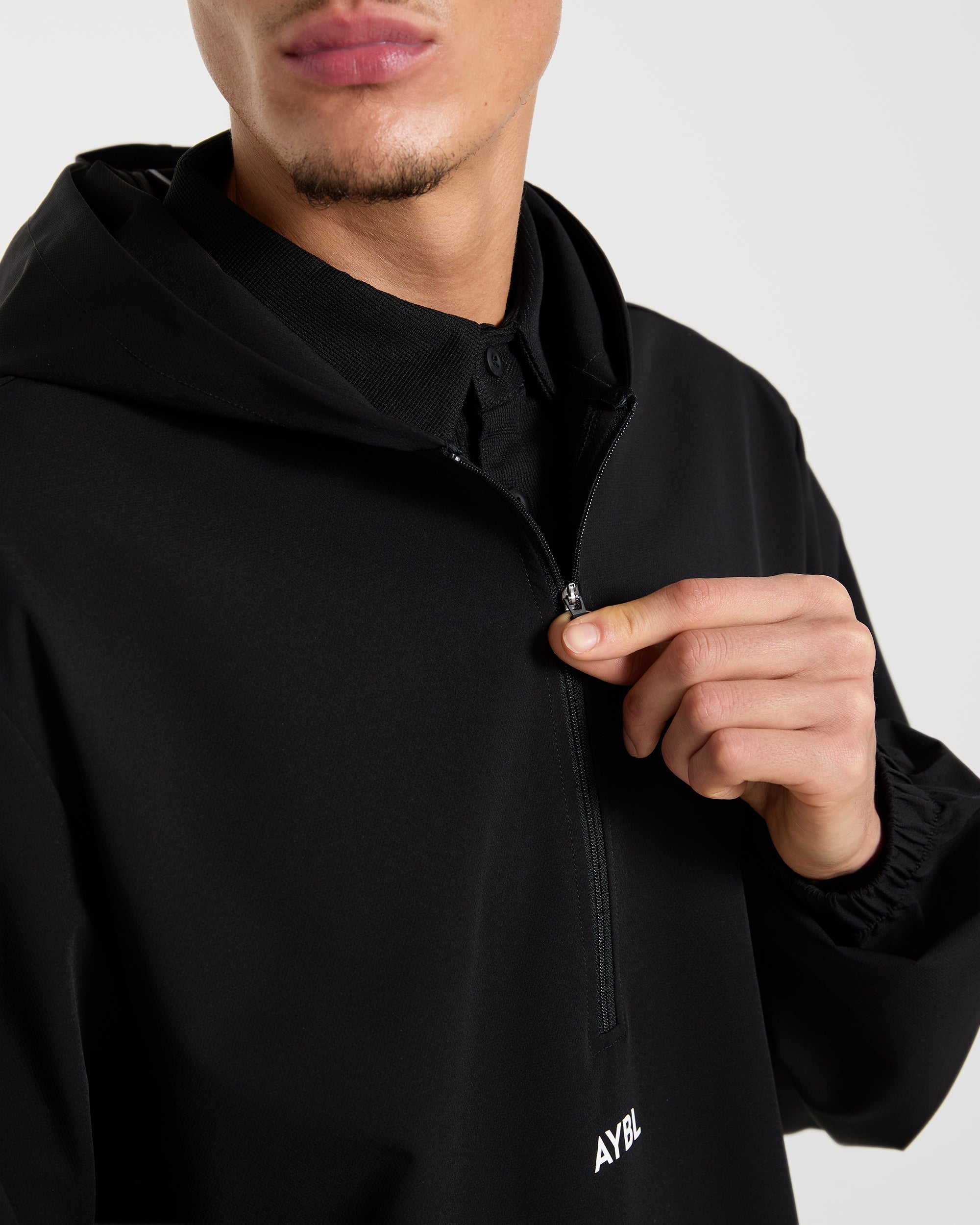 Precision 1/4 Zip Wind Pullover - Schwarz