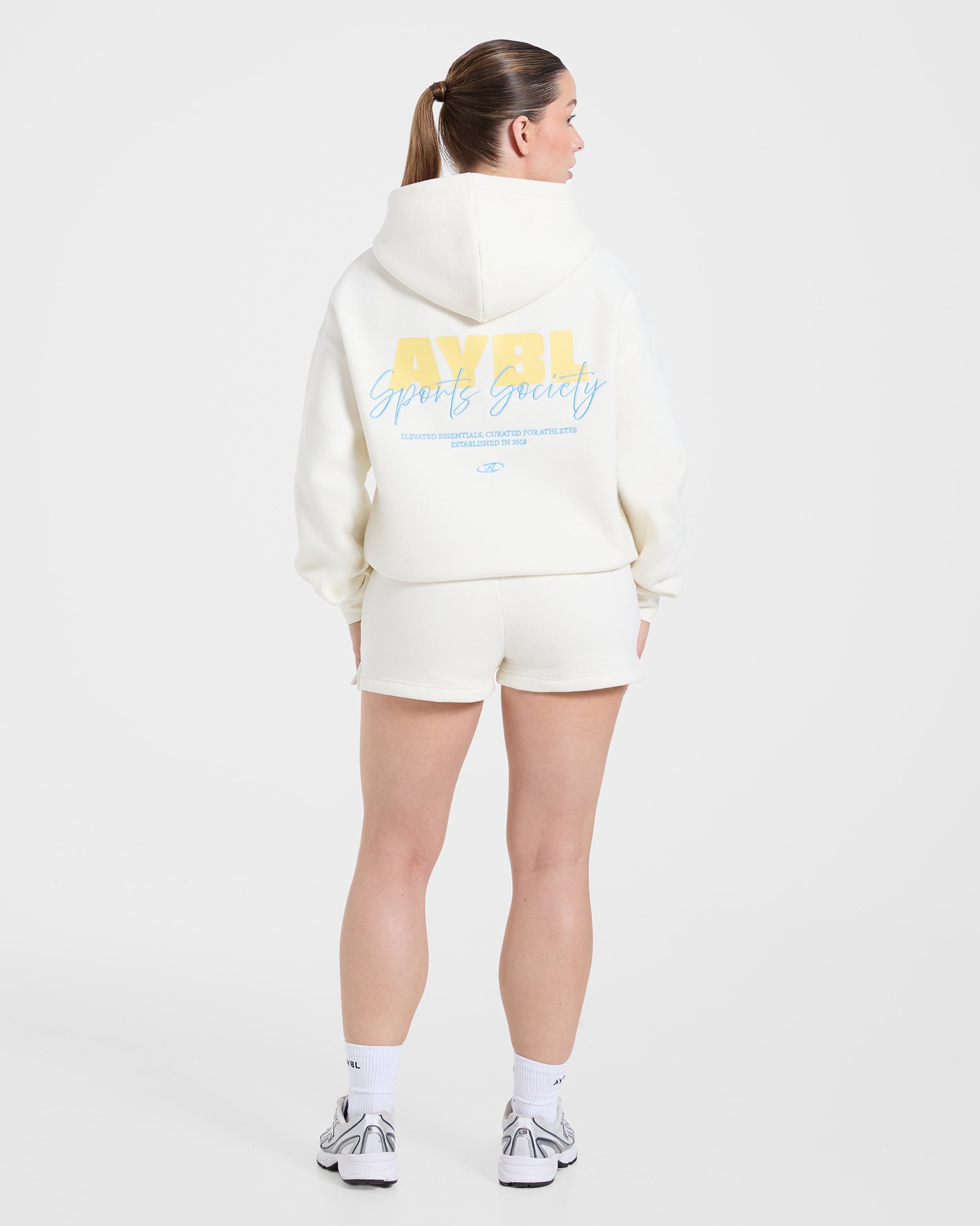 Sports Society Oversized Shorts - Off Weiß