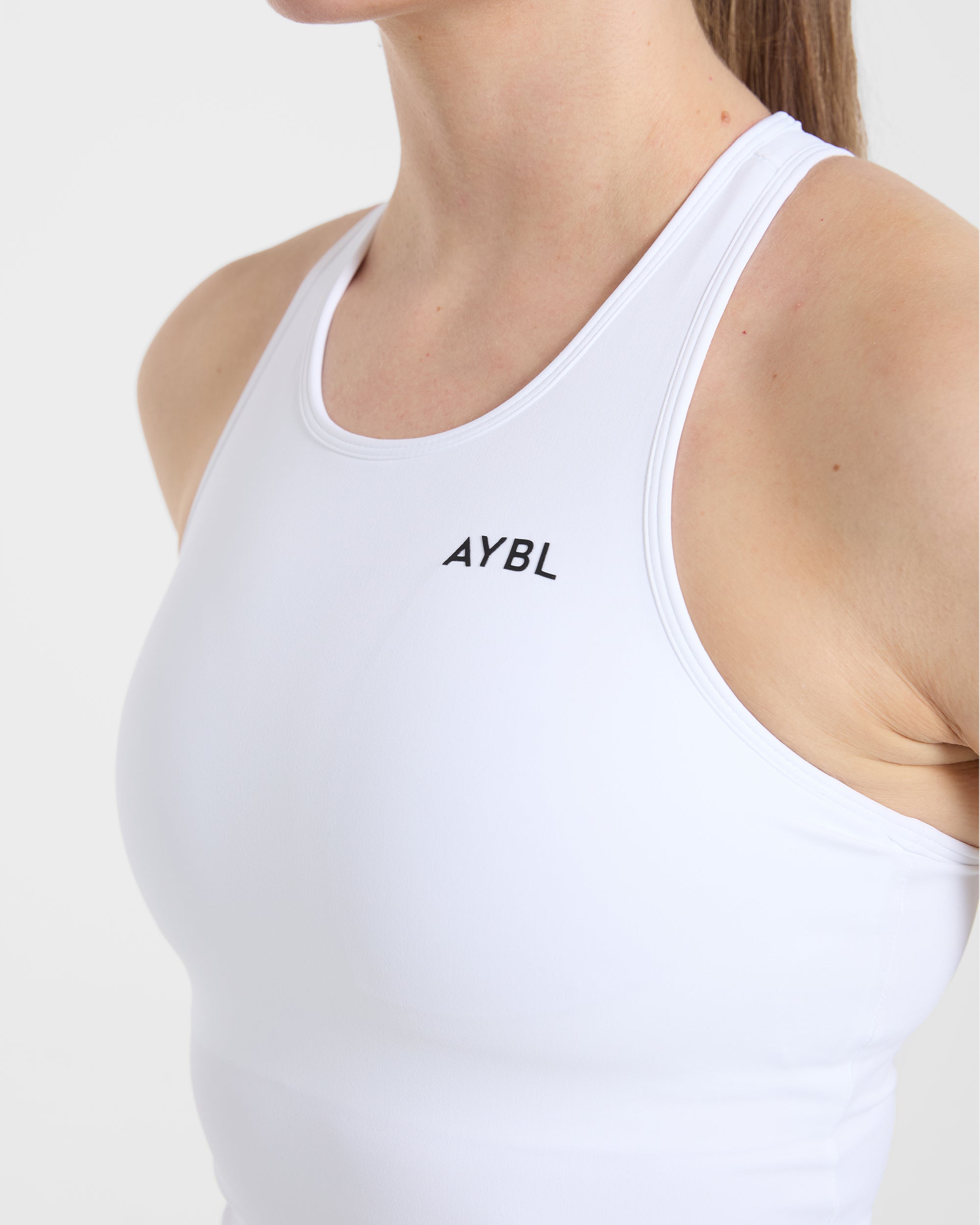 Essential Racerback Tank Top - Weiß