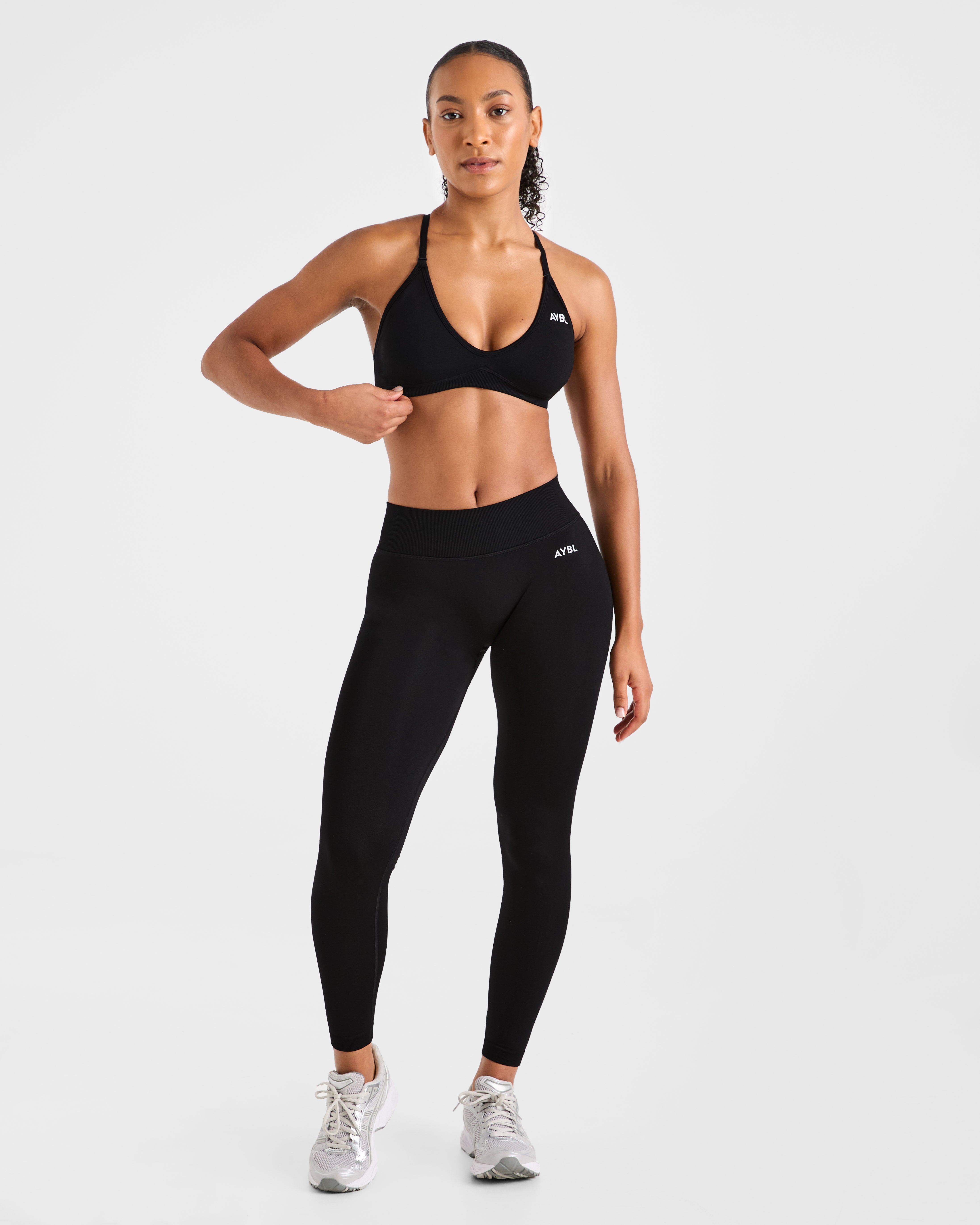Adapt Seamless Strappy Sports Bra - Schwarz