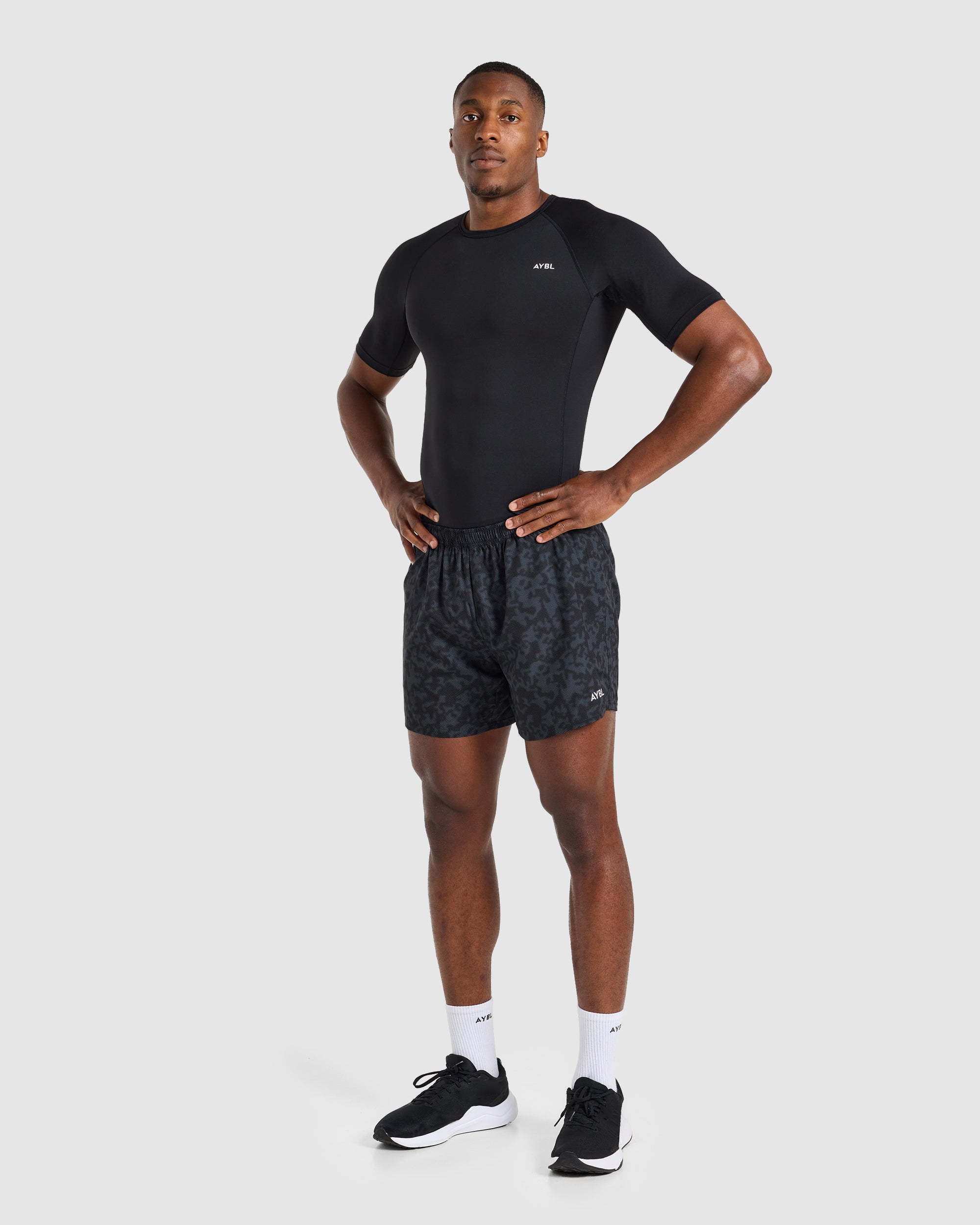Core 5" Shorts - Schwarz Camo