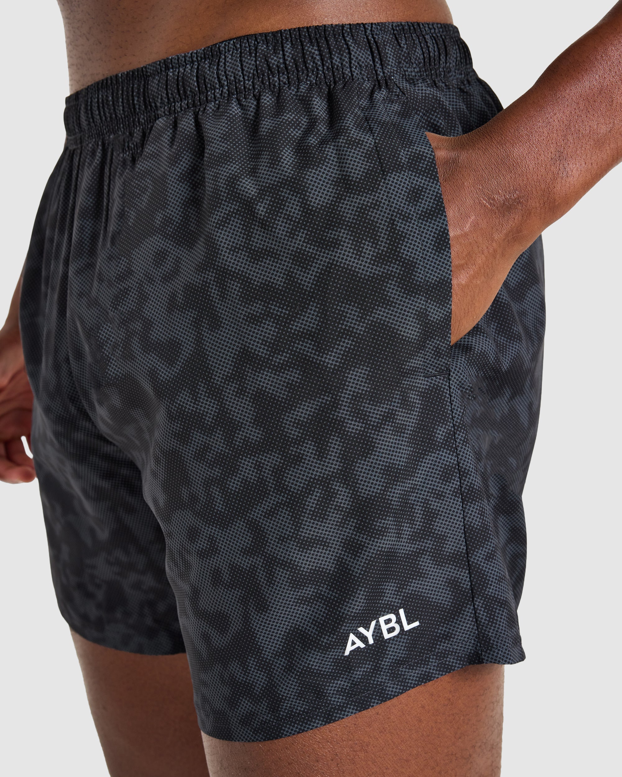 Core 5" Shorts - Schwarz Camo