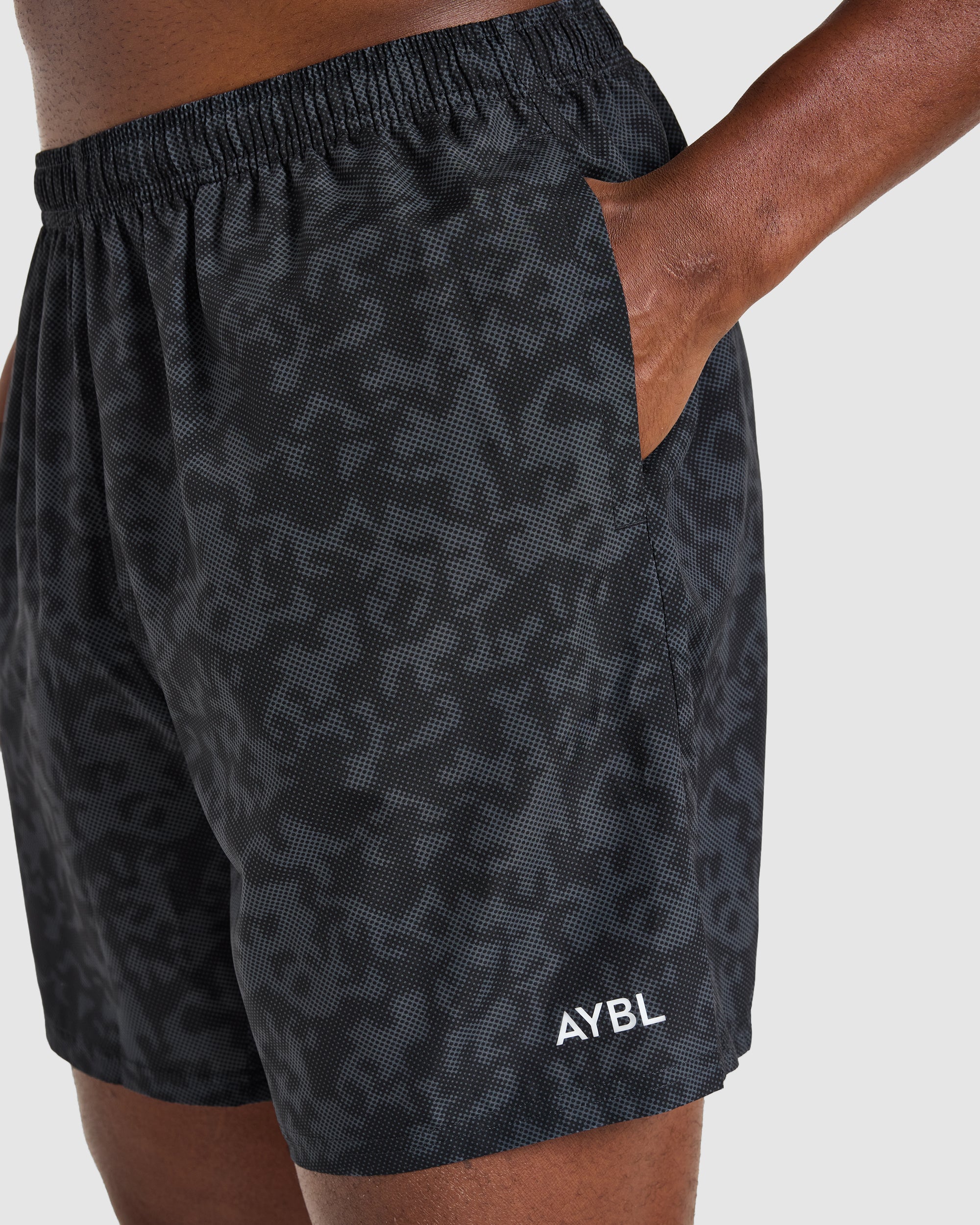 Core 7" Shorts - Schwarz Camo