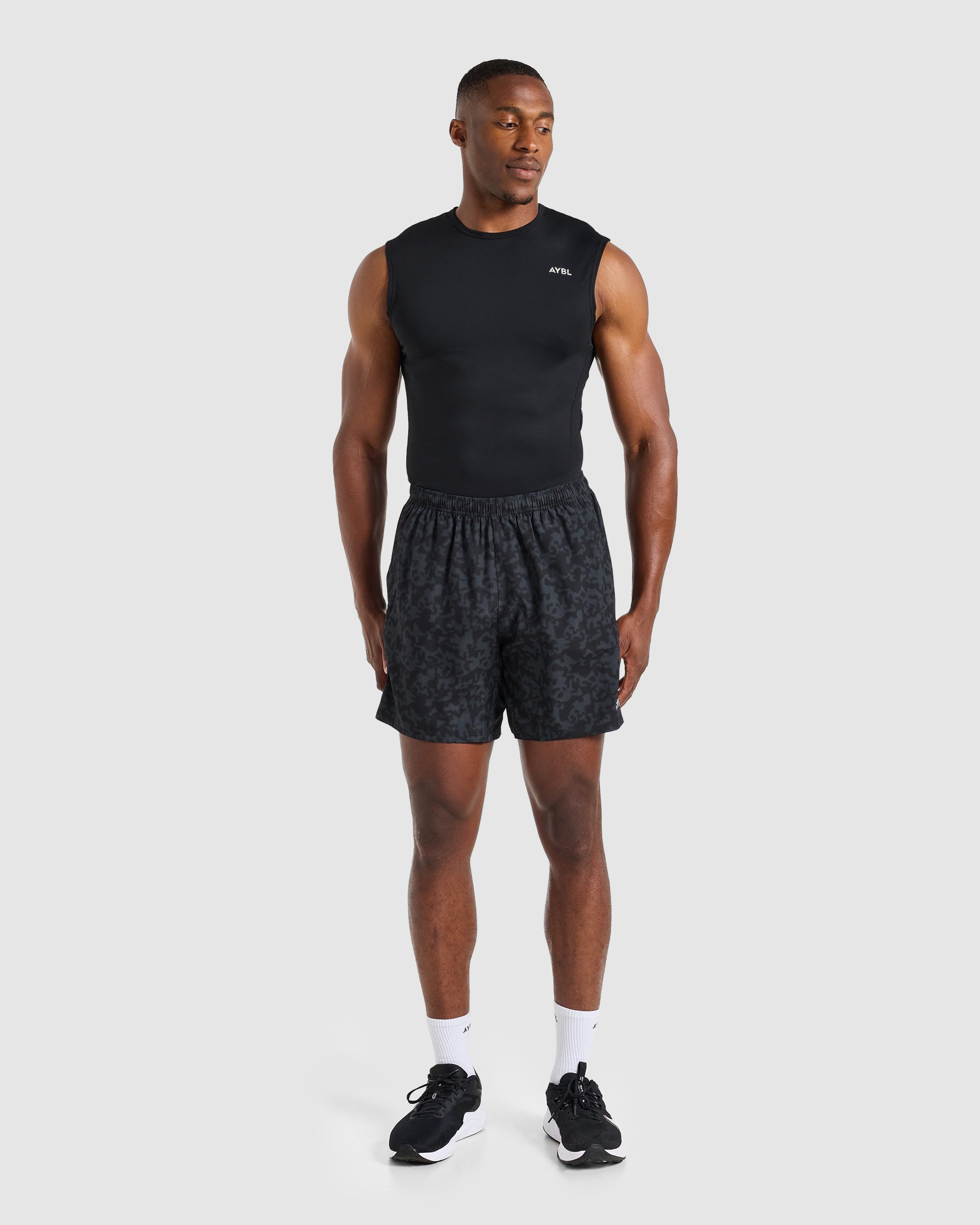 Core 7" Shorts - Schwarz Camo