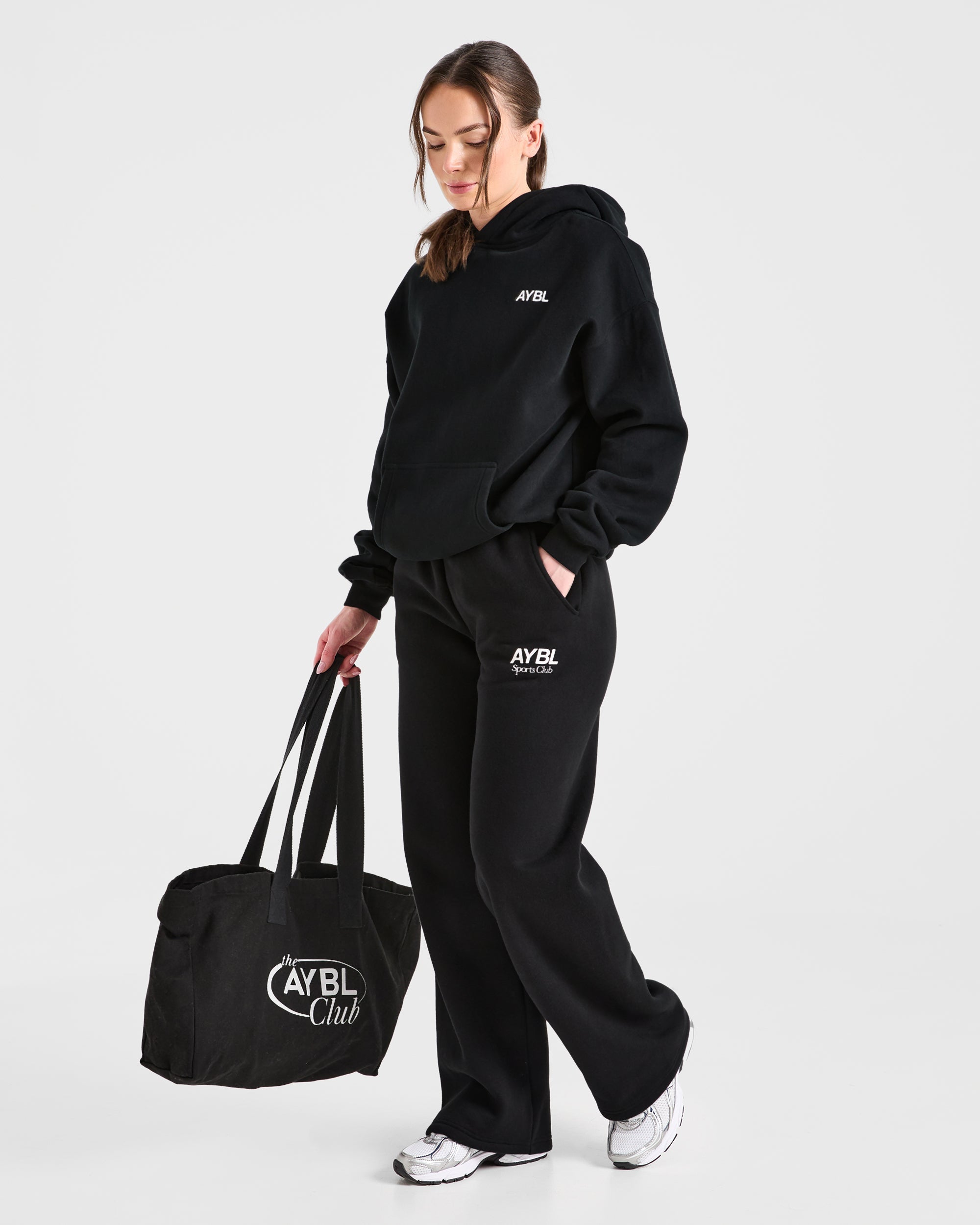 AYBL Sports Club Oversized Straight Leg Joggers - Schwarz/Weiß