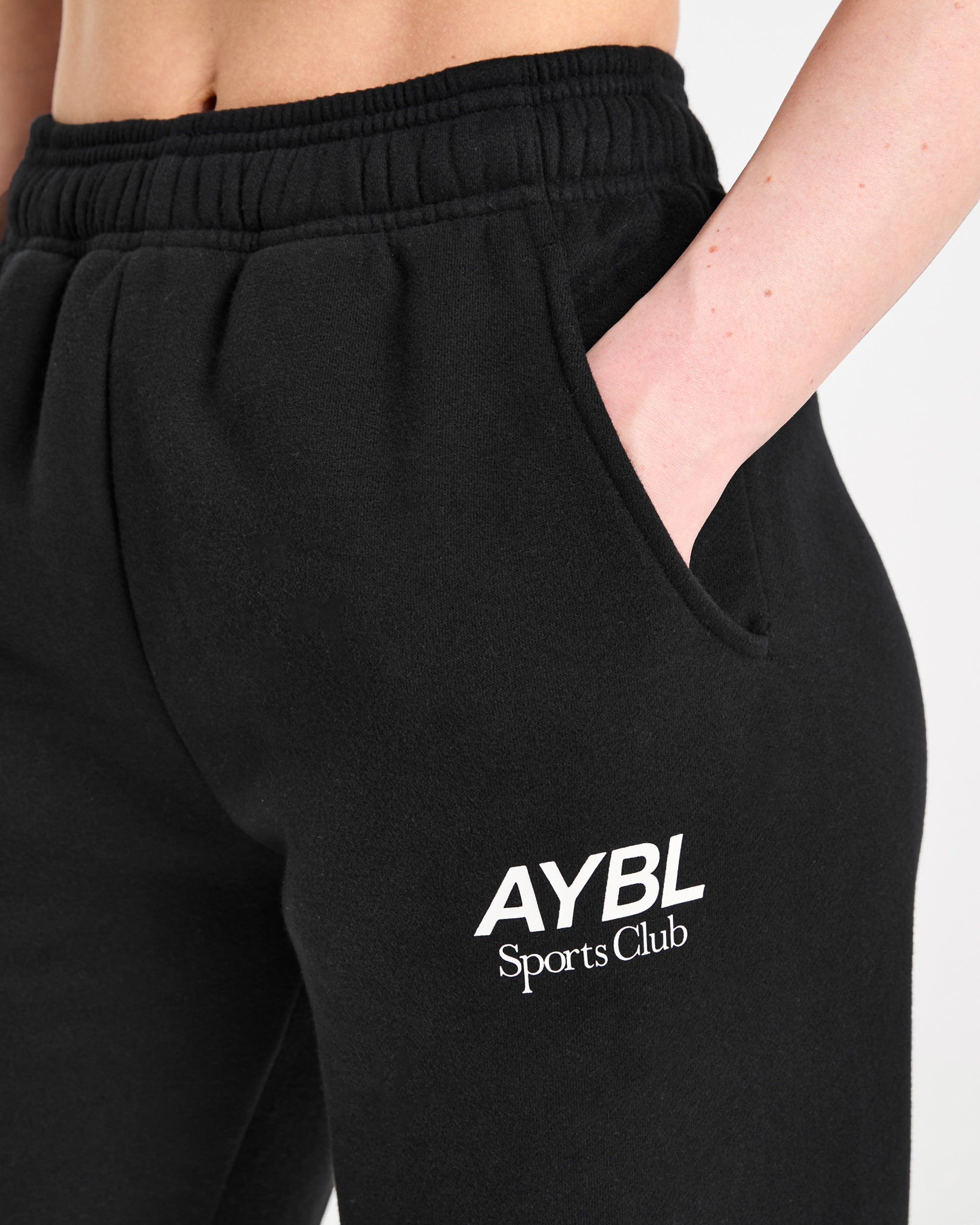 AYBL Sports Club Oversized Straight Leg Joggers - Schwarz/Weiß