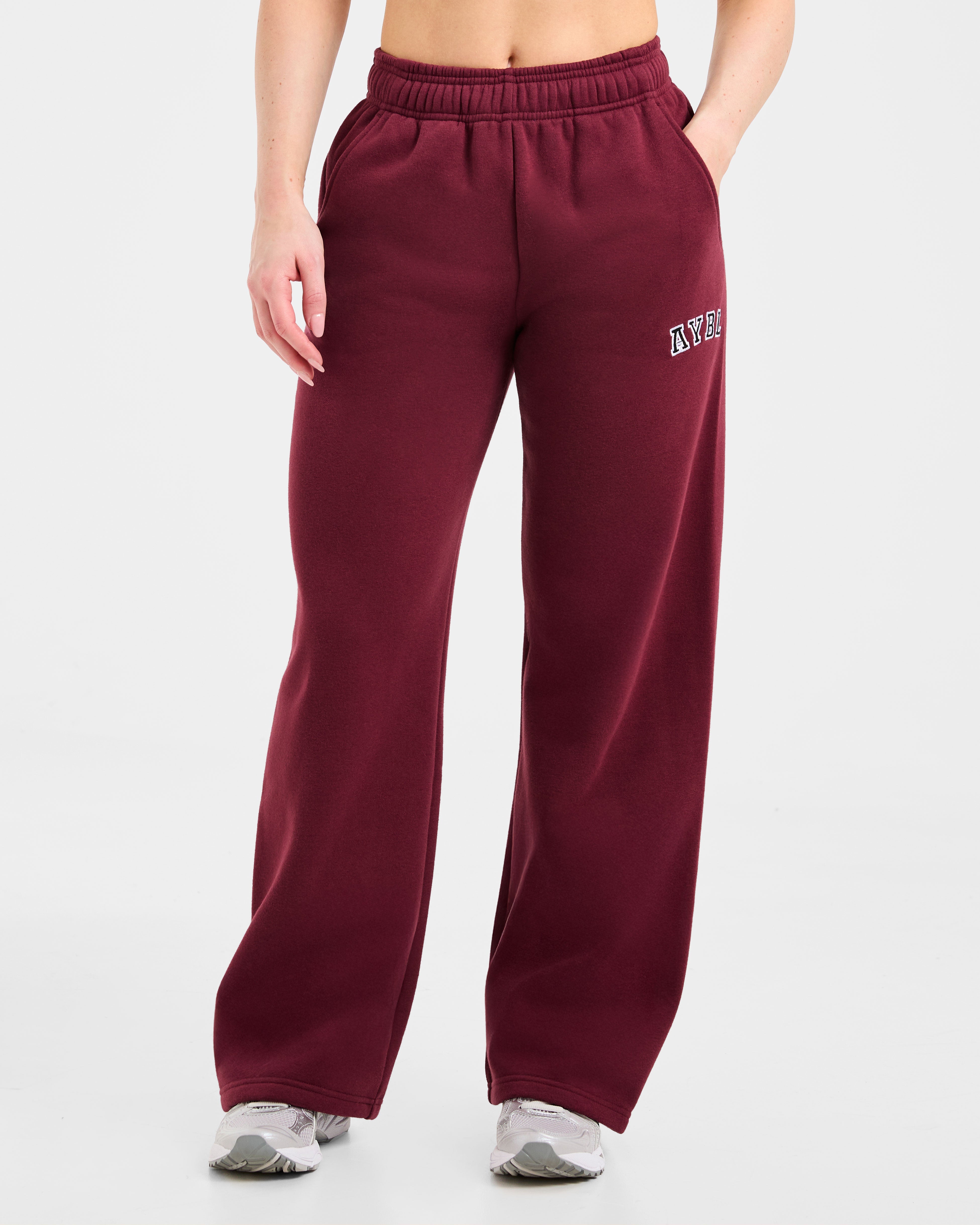 Varsity 2.0 Oversized Straight Leg Joggers - Rot Wine