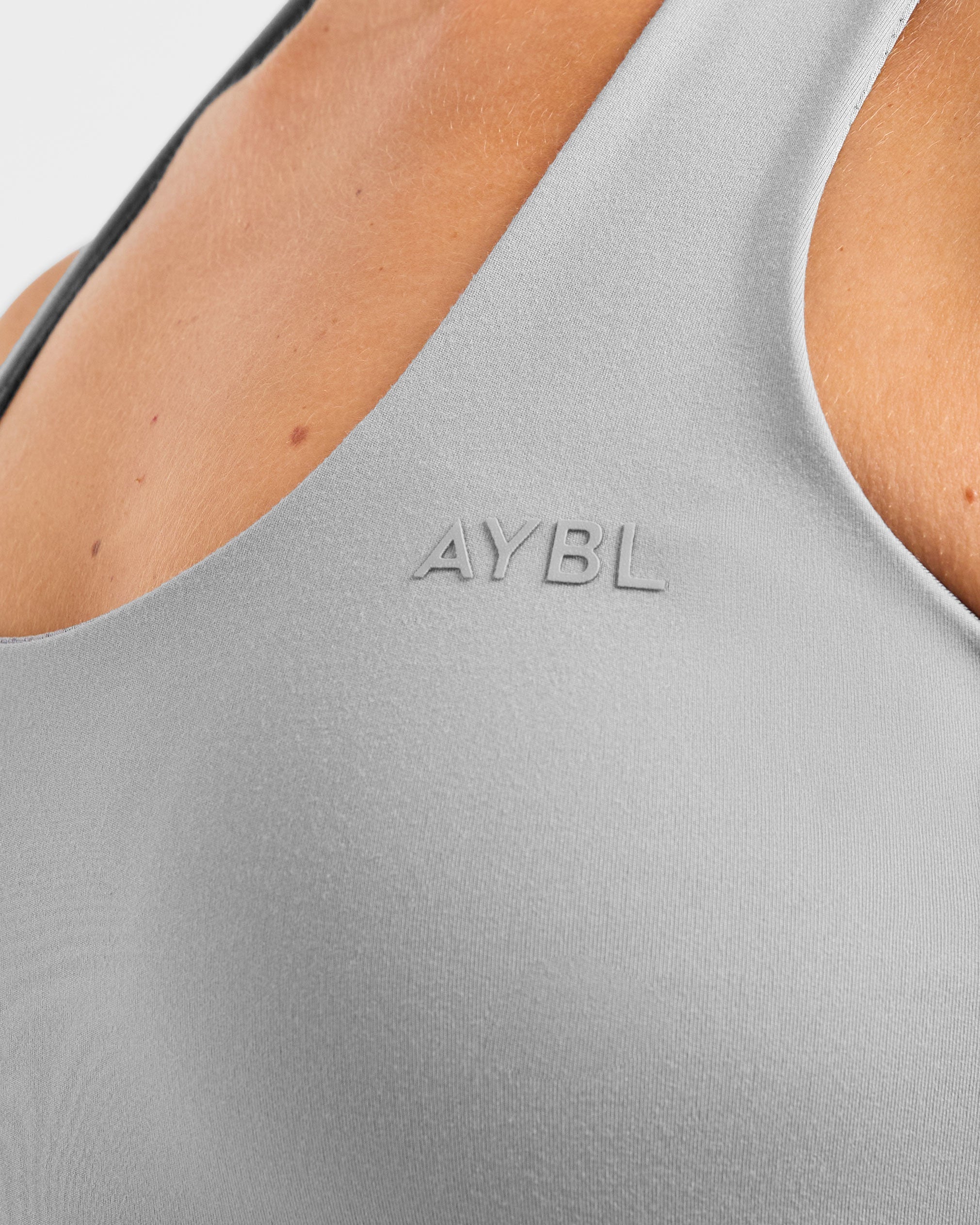 Staple Halterneck Crop Top - Grau