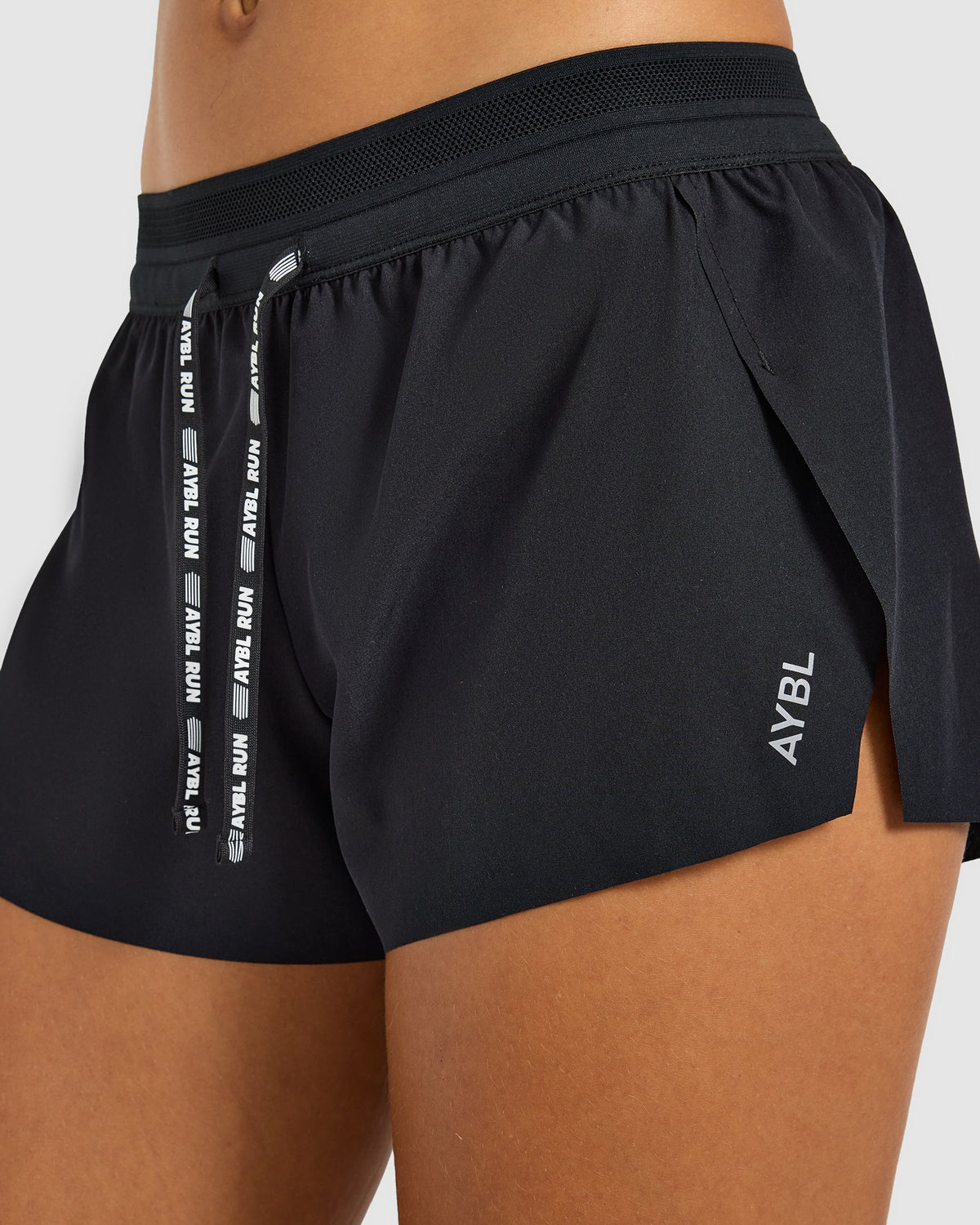 Run Low Rise 3" Shorts - Schwarz