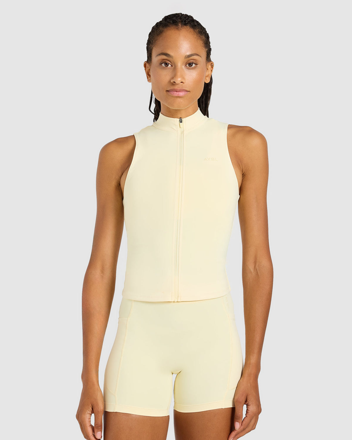 Run Sleeveless Zip Up Jacket - Butter Gelb