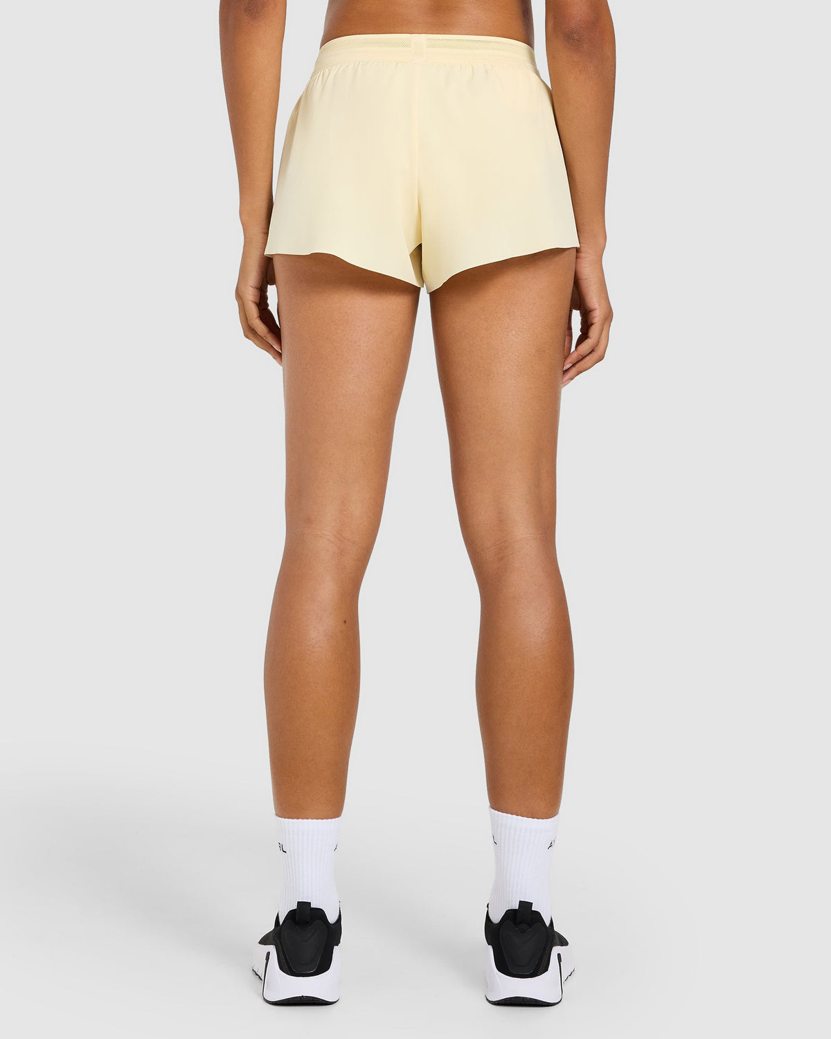 Run Low Rise 3" Shorts - Butter Gelb