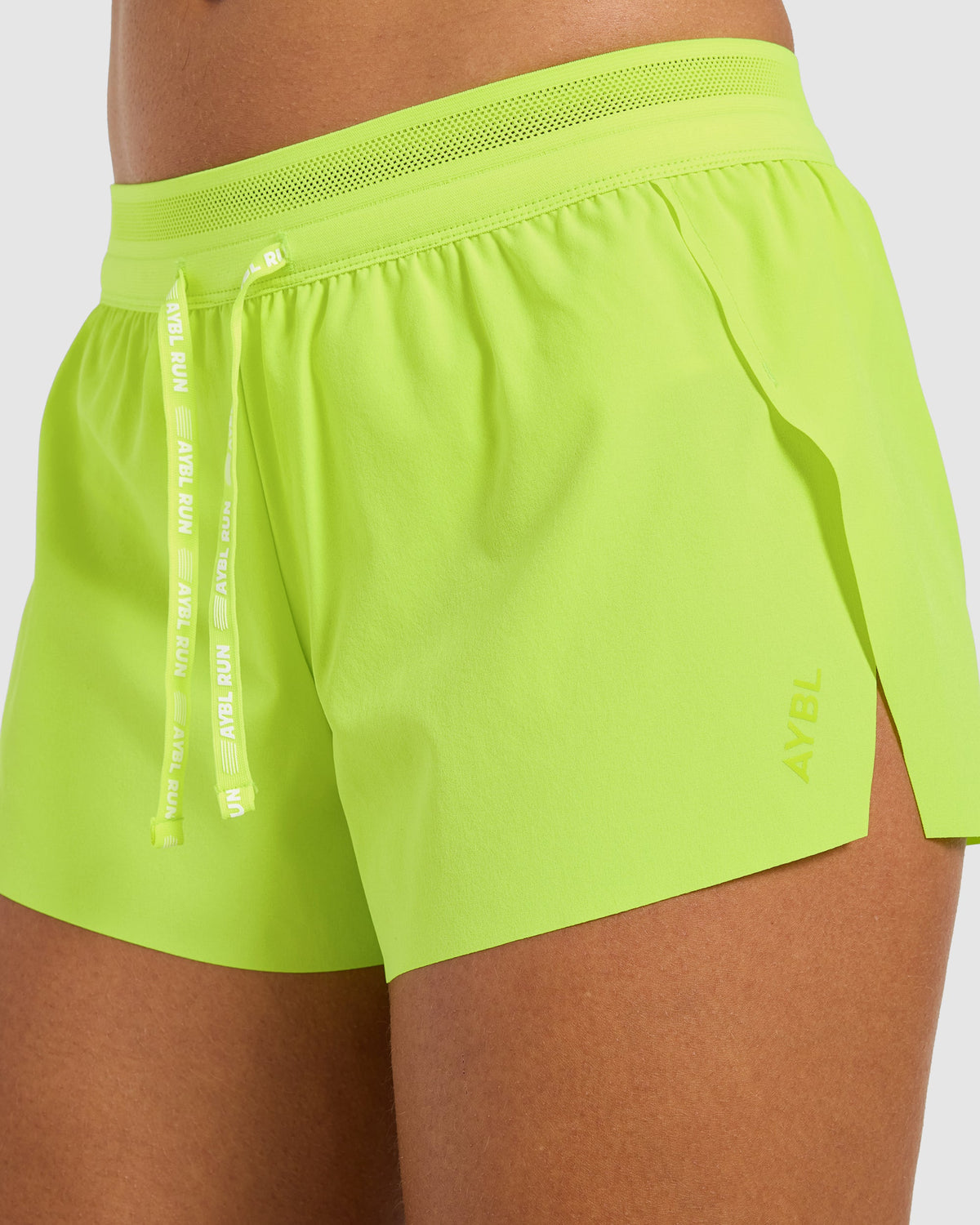 Run Low Rise 3" Shorts - Neon Gelb