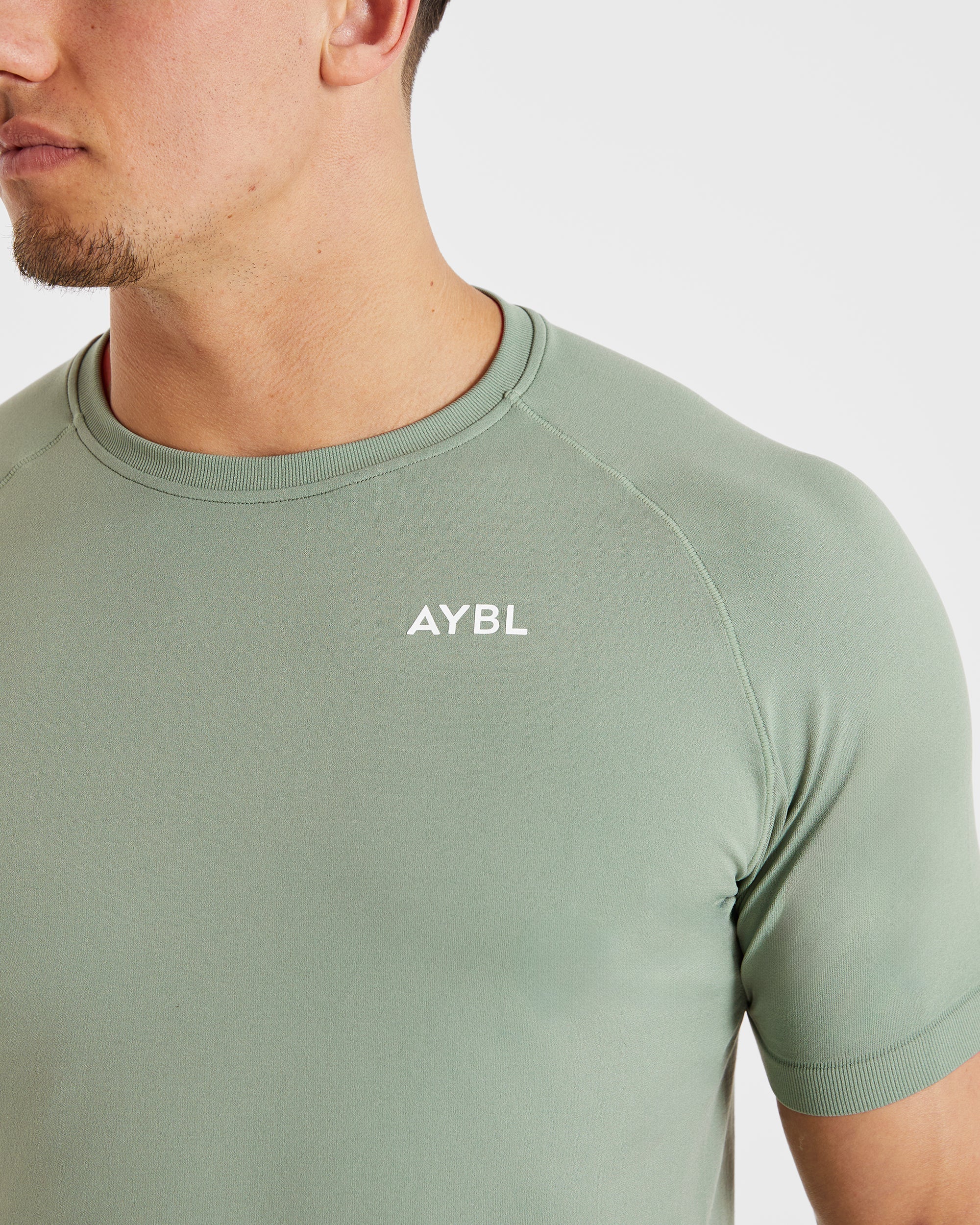 Ascend Seamless T Shirt - Olive Grün