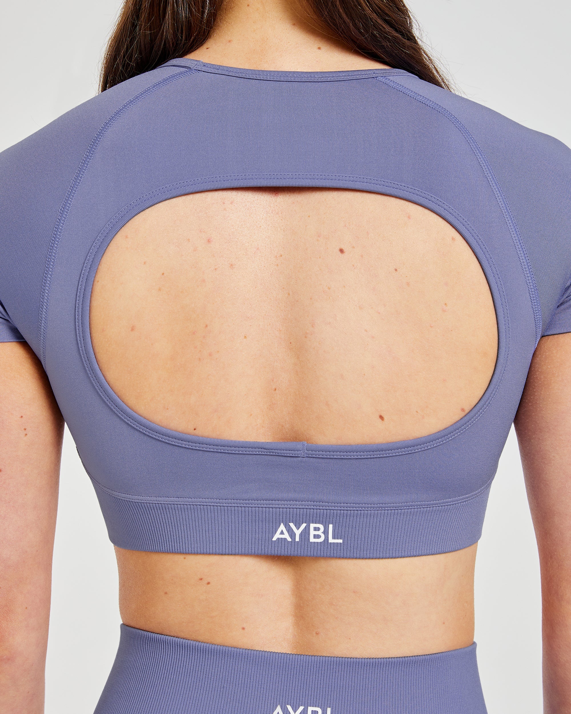 Adapt Seamless Crop Top - Iris Blau