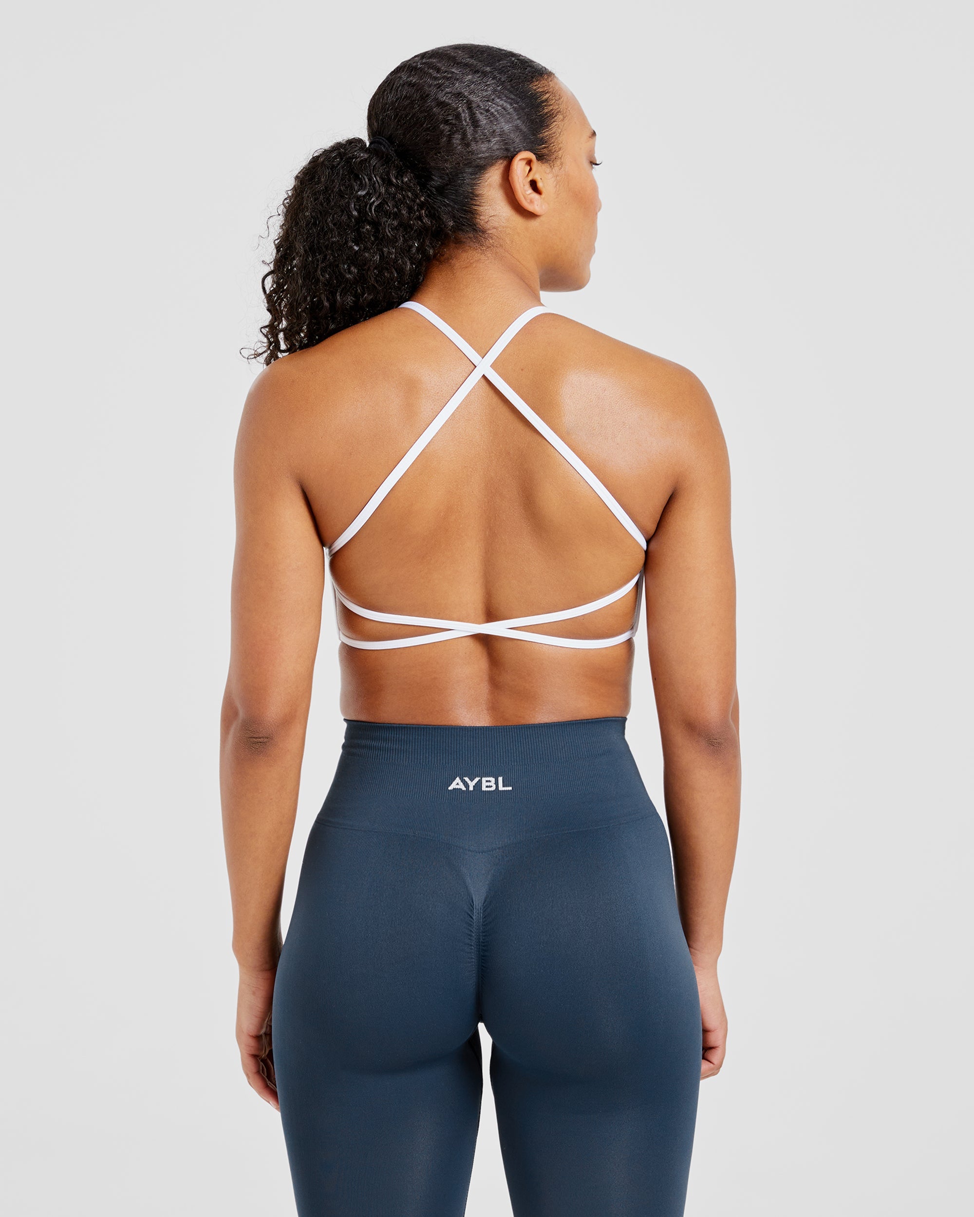 Essential Crossback Sports Bra - Weiß