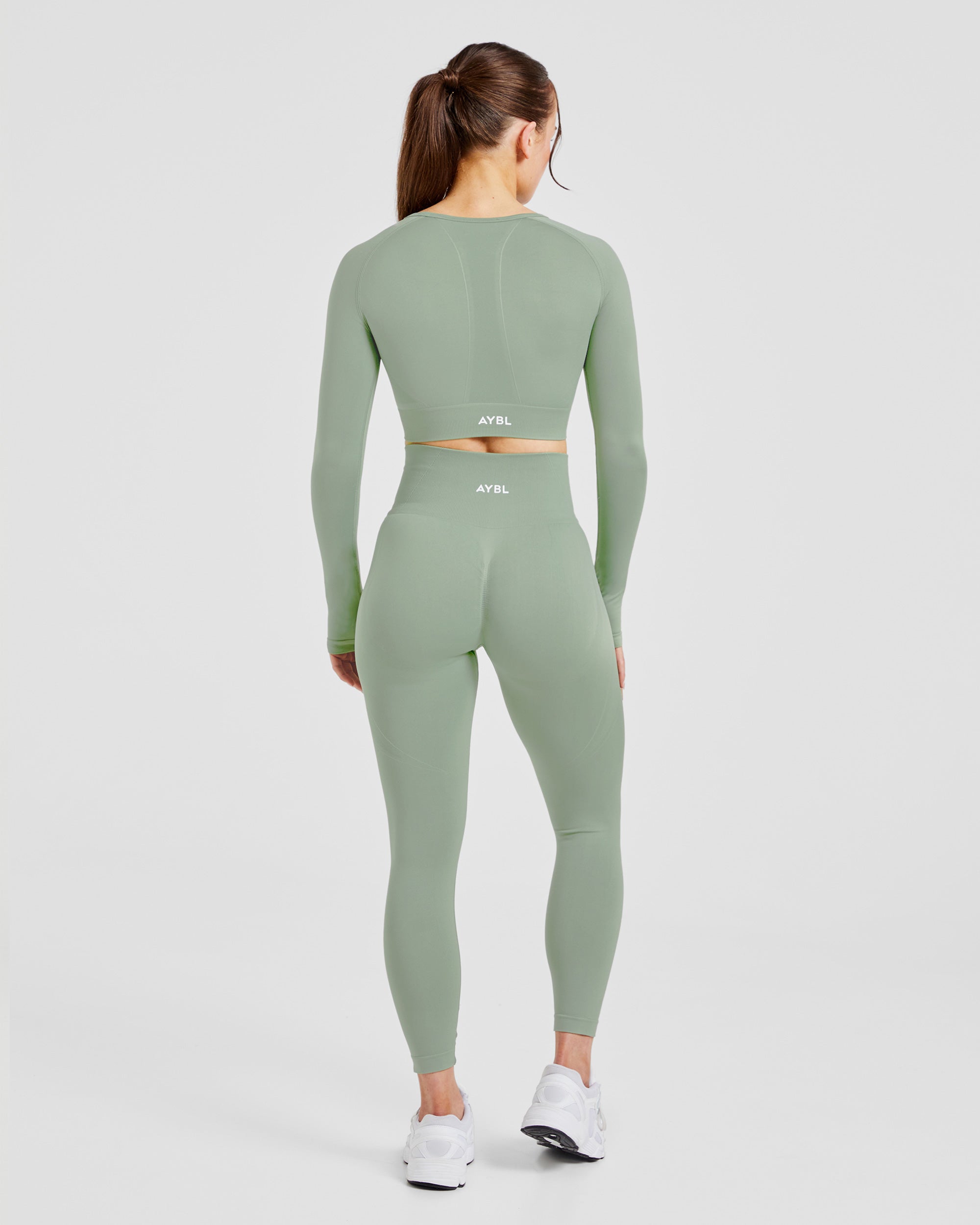 Empower Seamless Long Sleeve Crop Top - Grove Grün