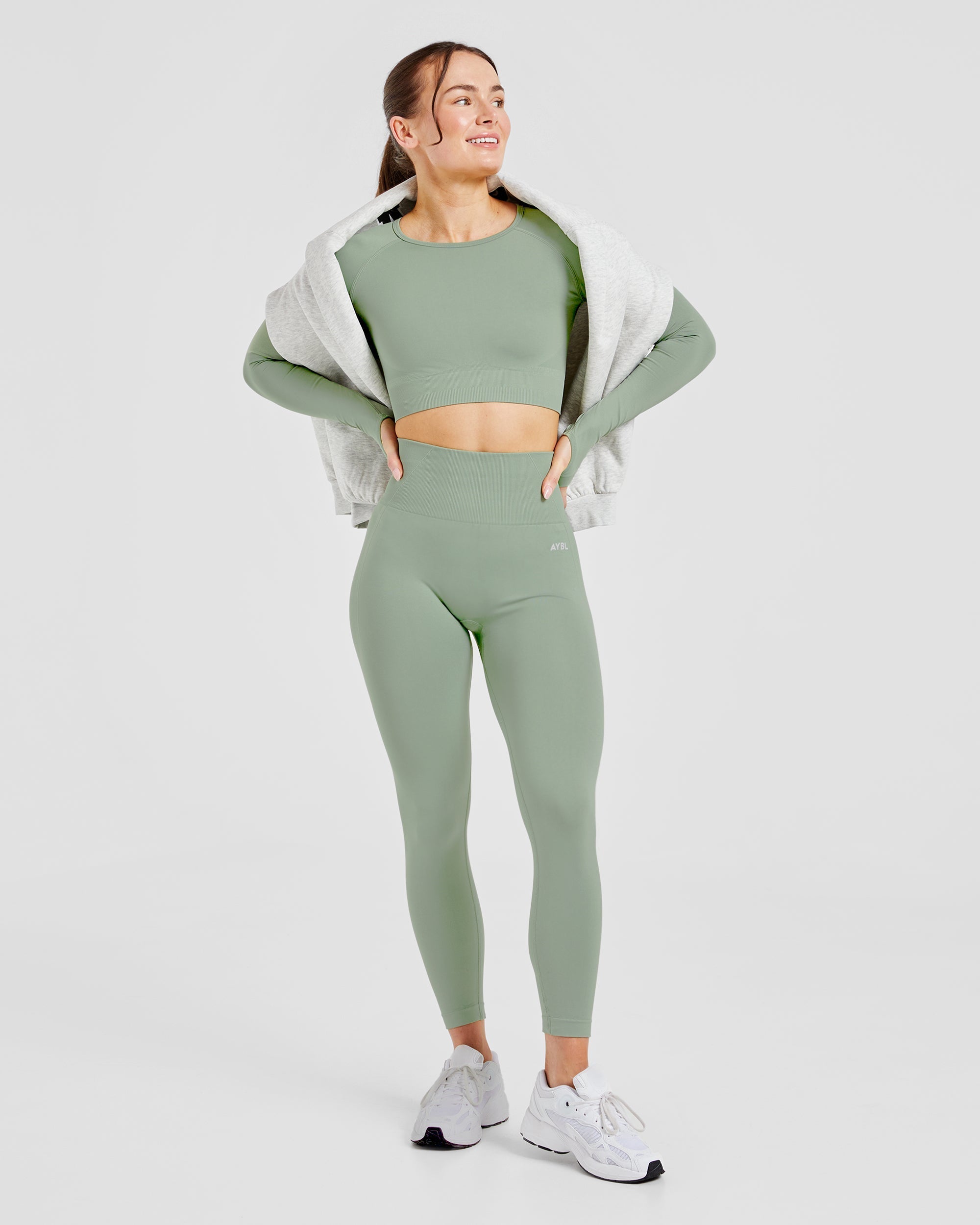 Empower Seamless Long Sleeve Crop Top - Grove Grün