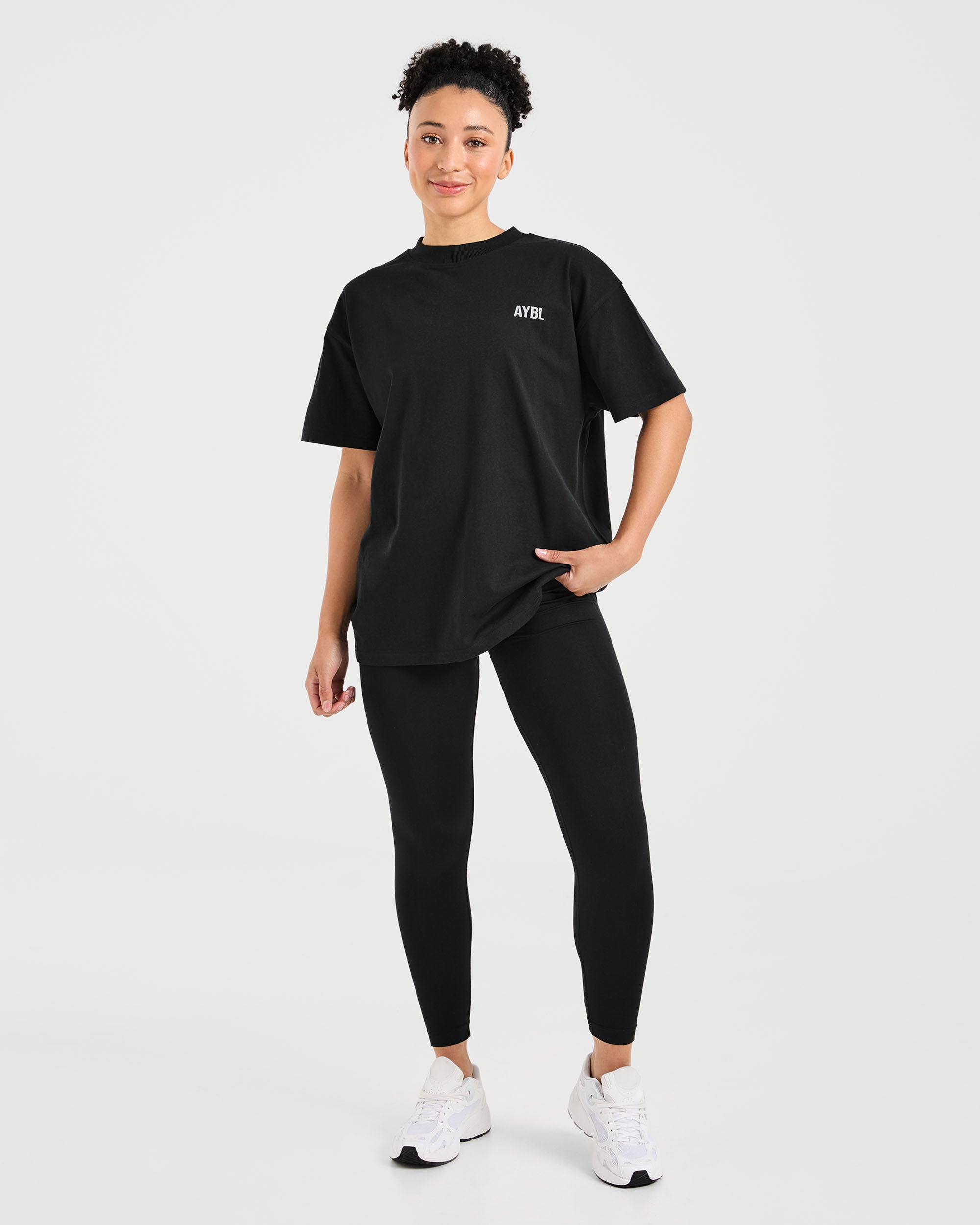 Show Up Oversized T Shirt - Schwarz