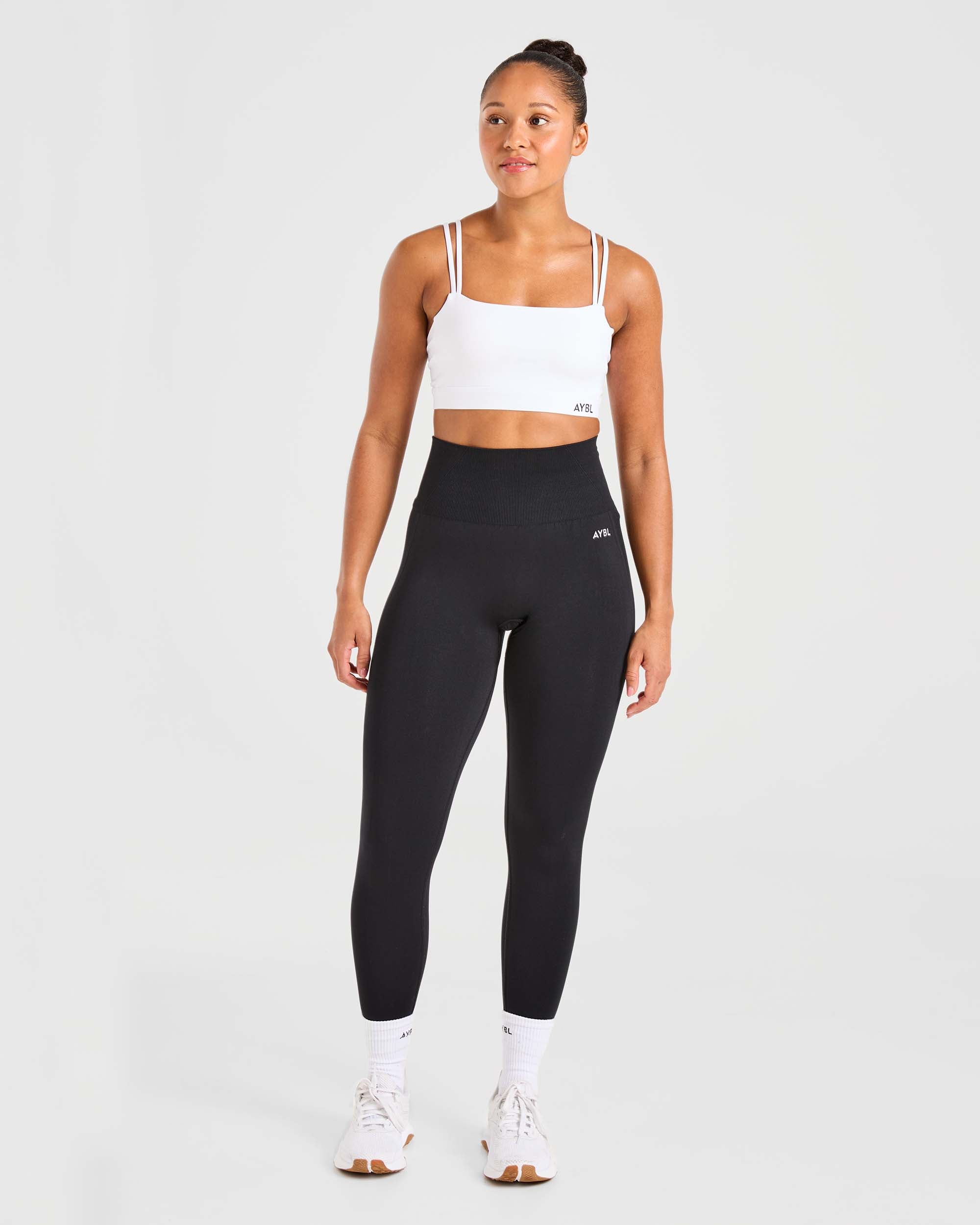 Essential Bandeau Sports Bra - Weiß