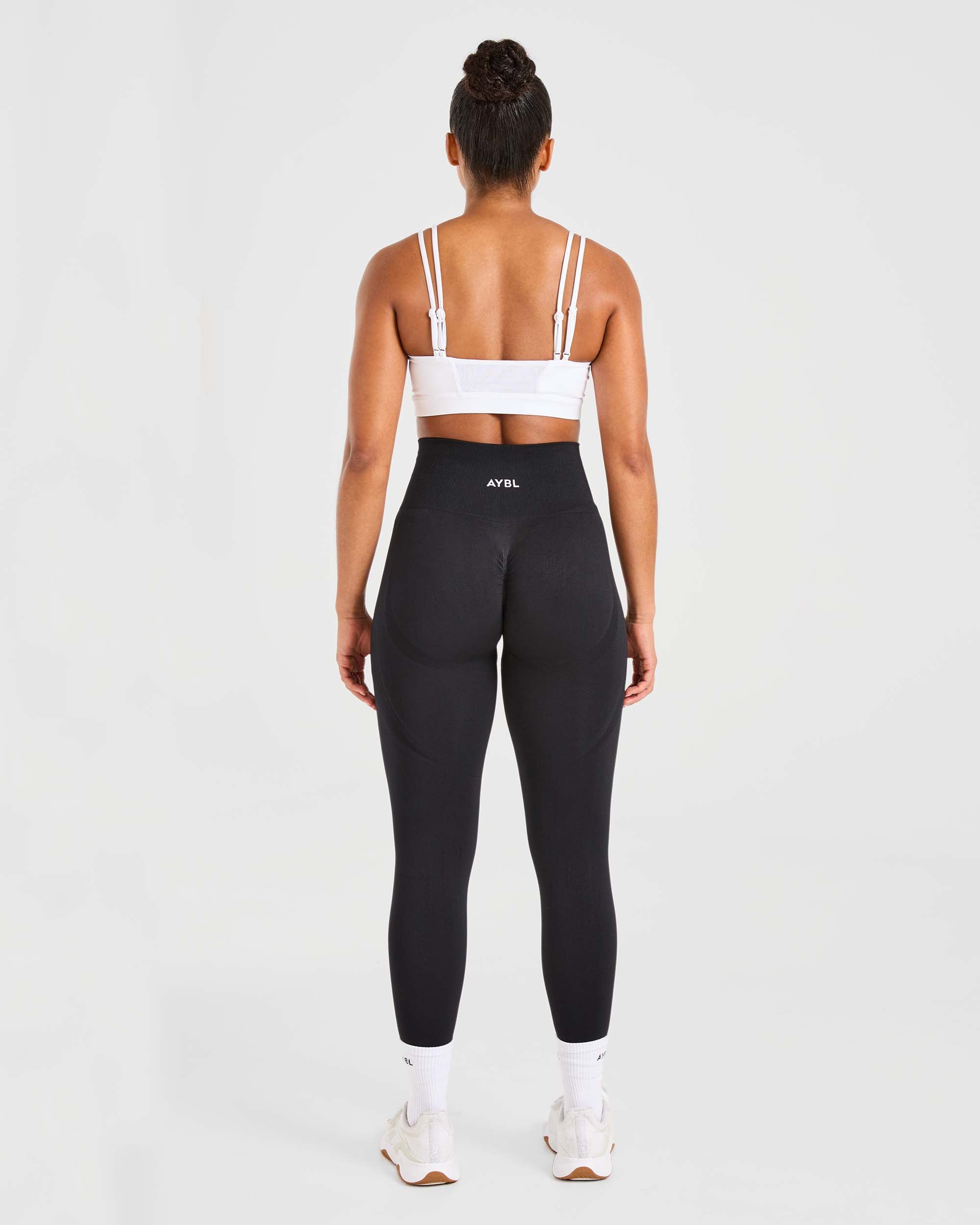 Essential Bandeau Sports Bra - Weiß