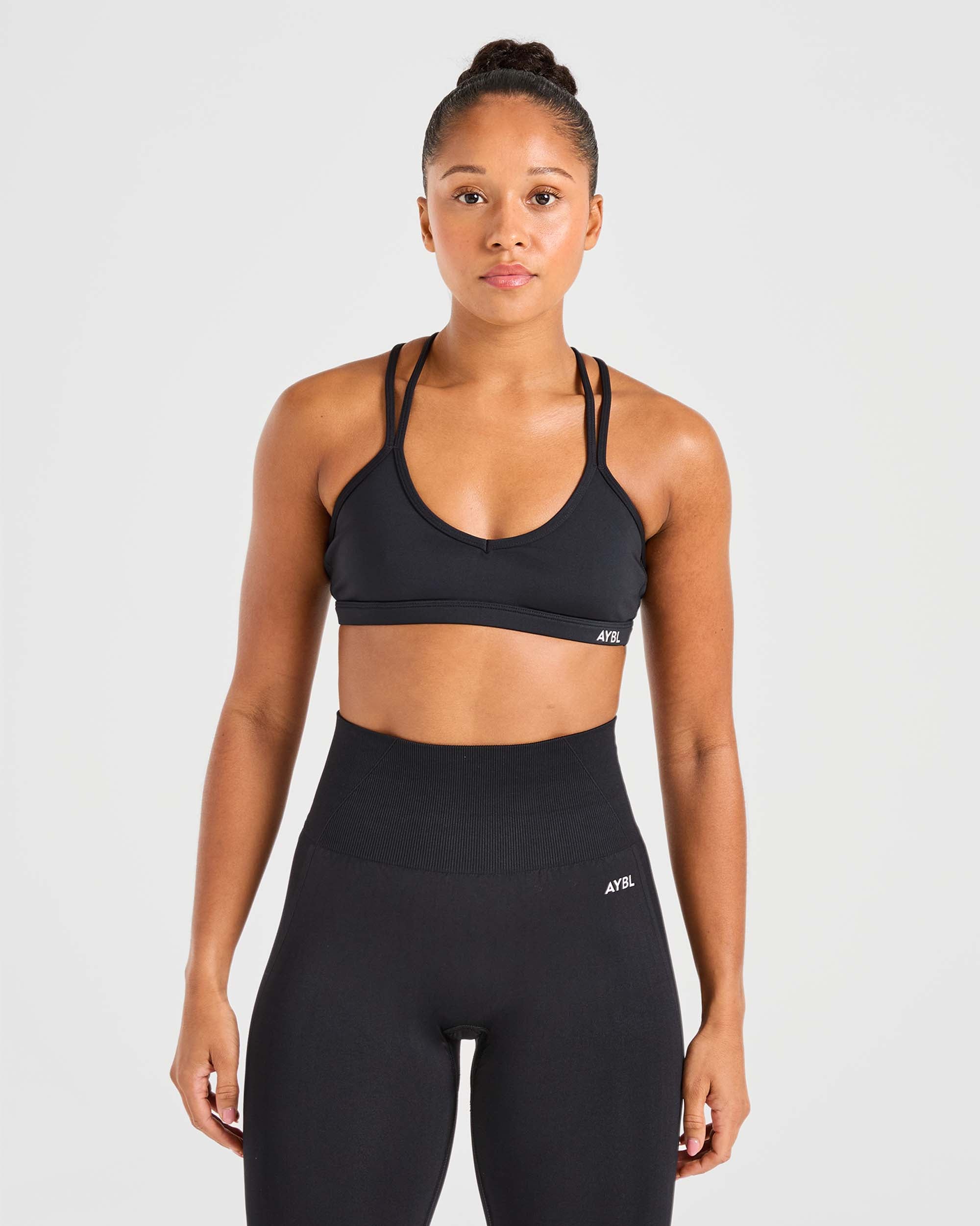 Essential Strappy Sports Bra - Schwarz