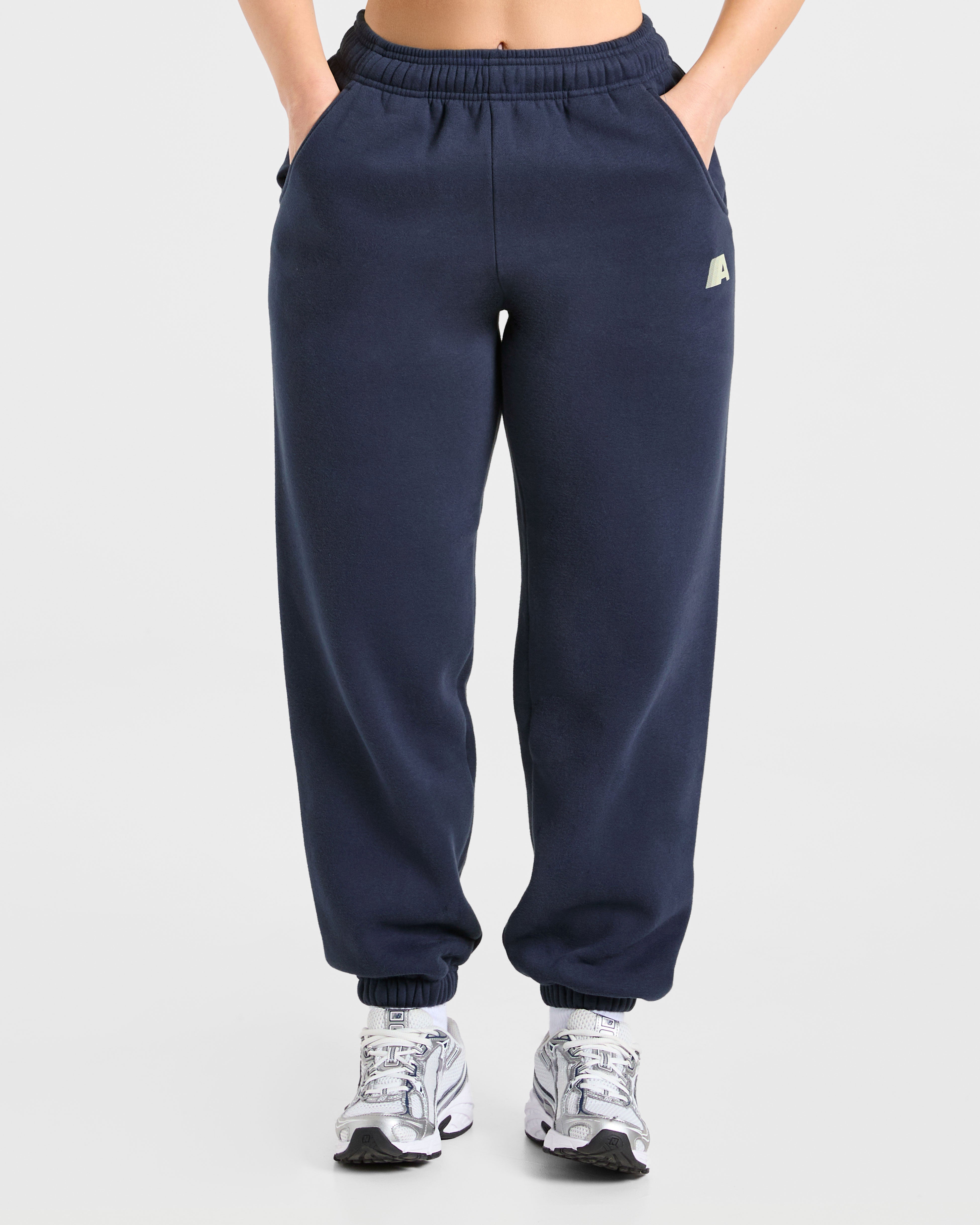 Retro Athletics Oversized Joggers - Navy/Gelb
