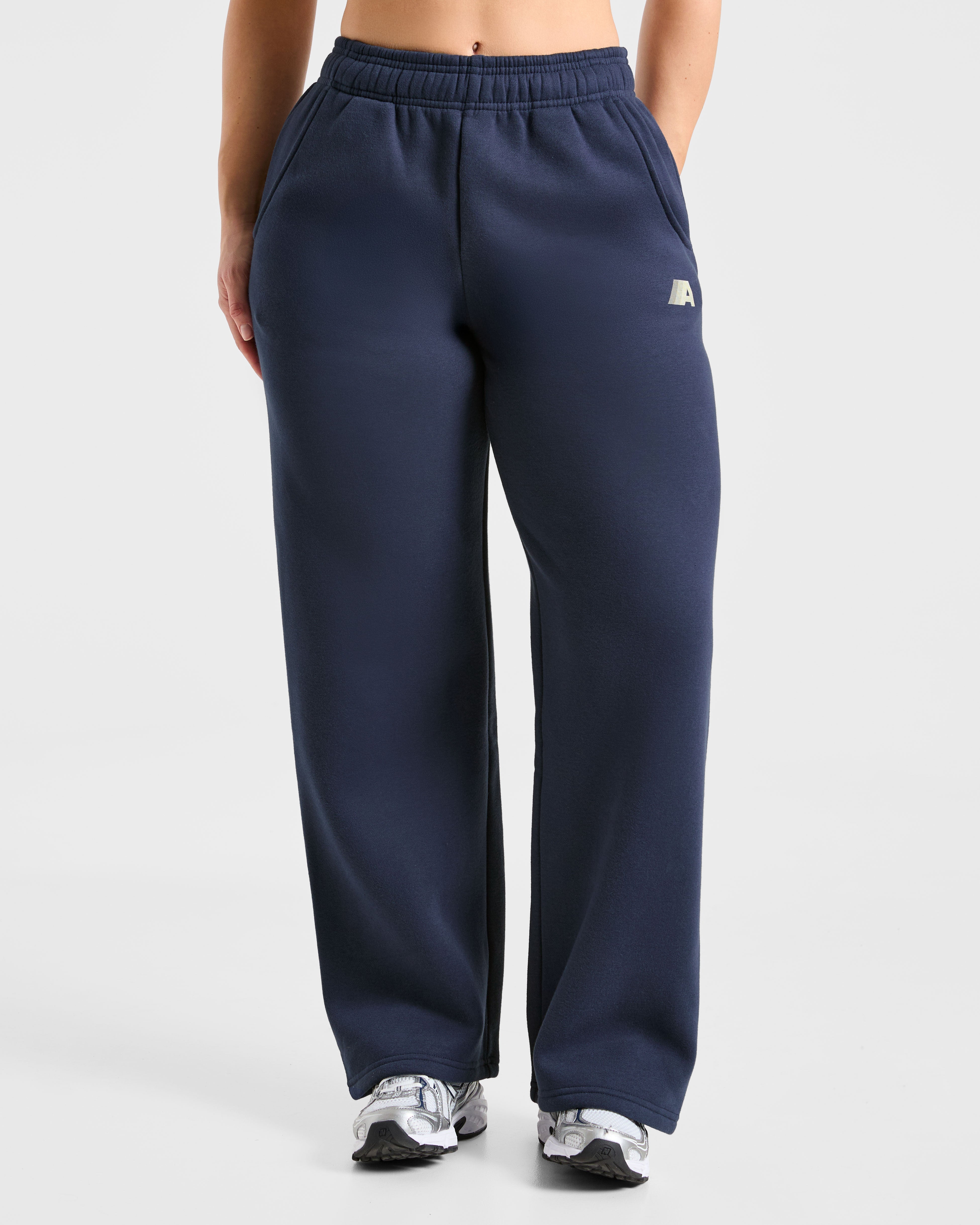Retro Athletics Oversized Straight Leg Joggers - Navy/Gelb