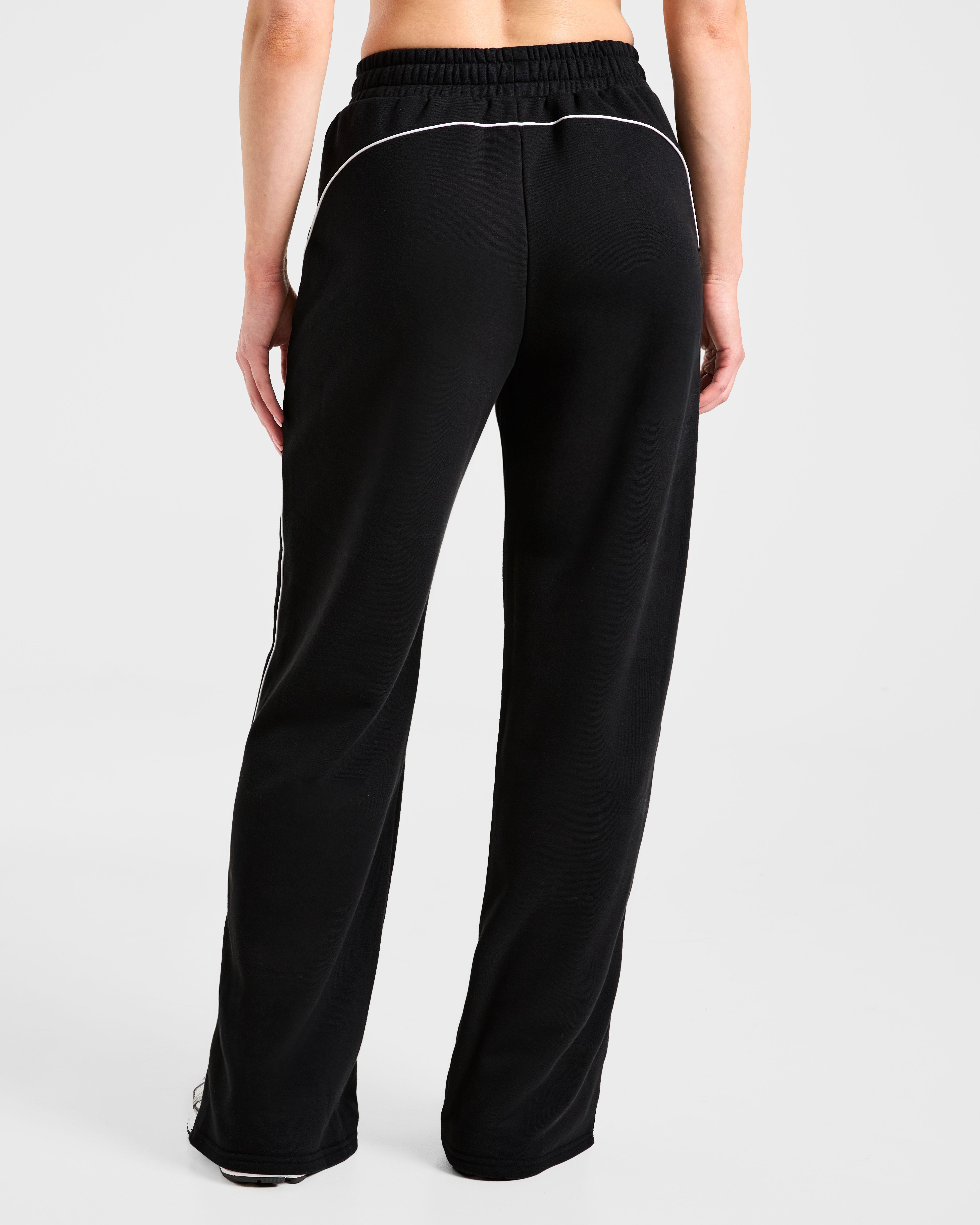 Form Straight Leg Joggers - Schwarz