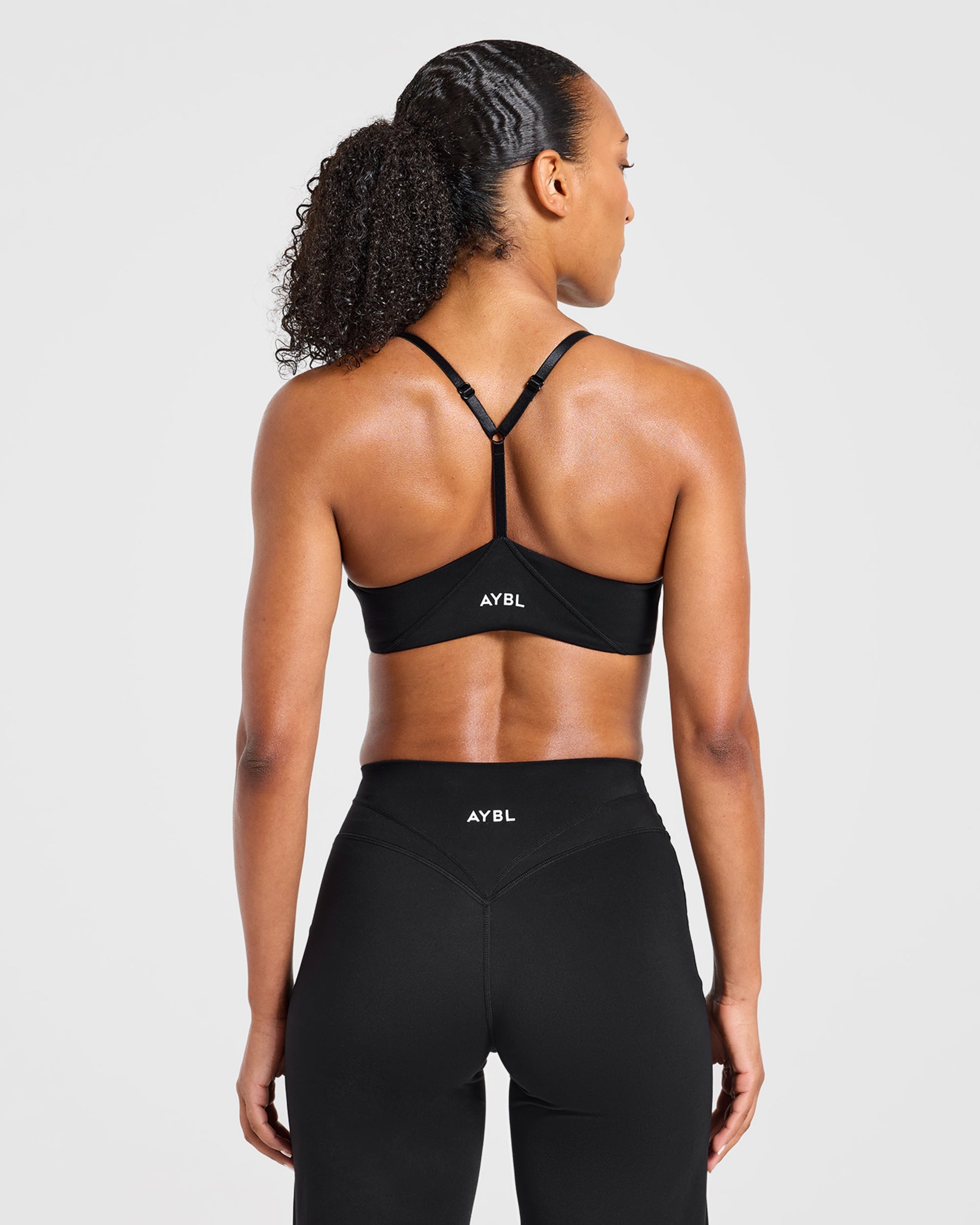 Engage Sports Bra - Schwarz