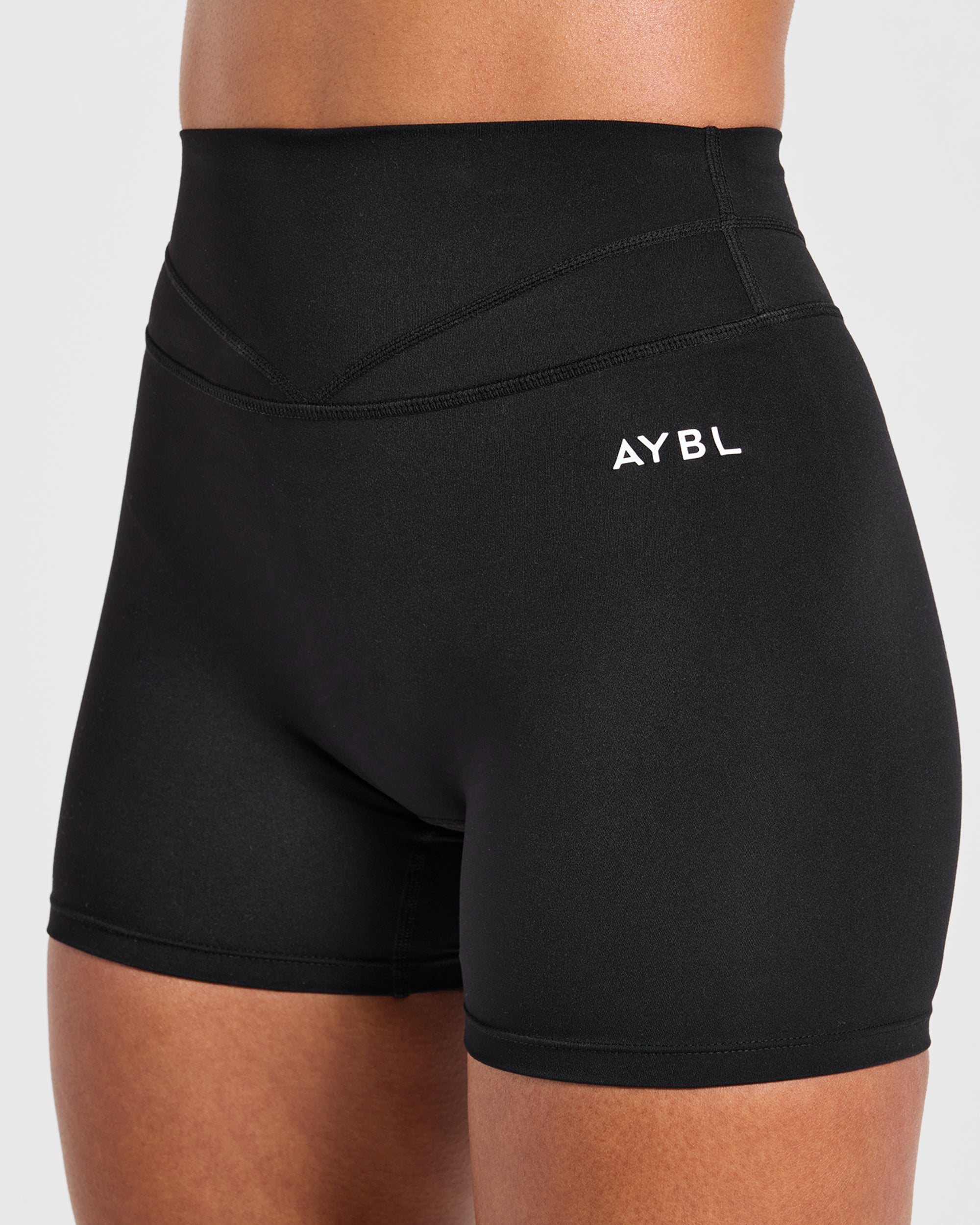Engage Shorts - Schwarz