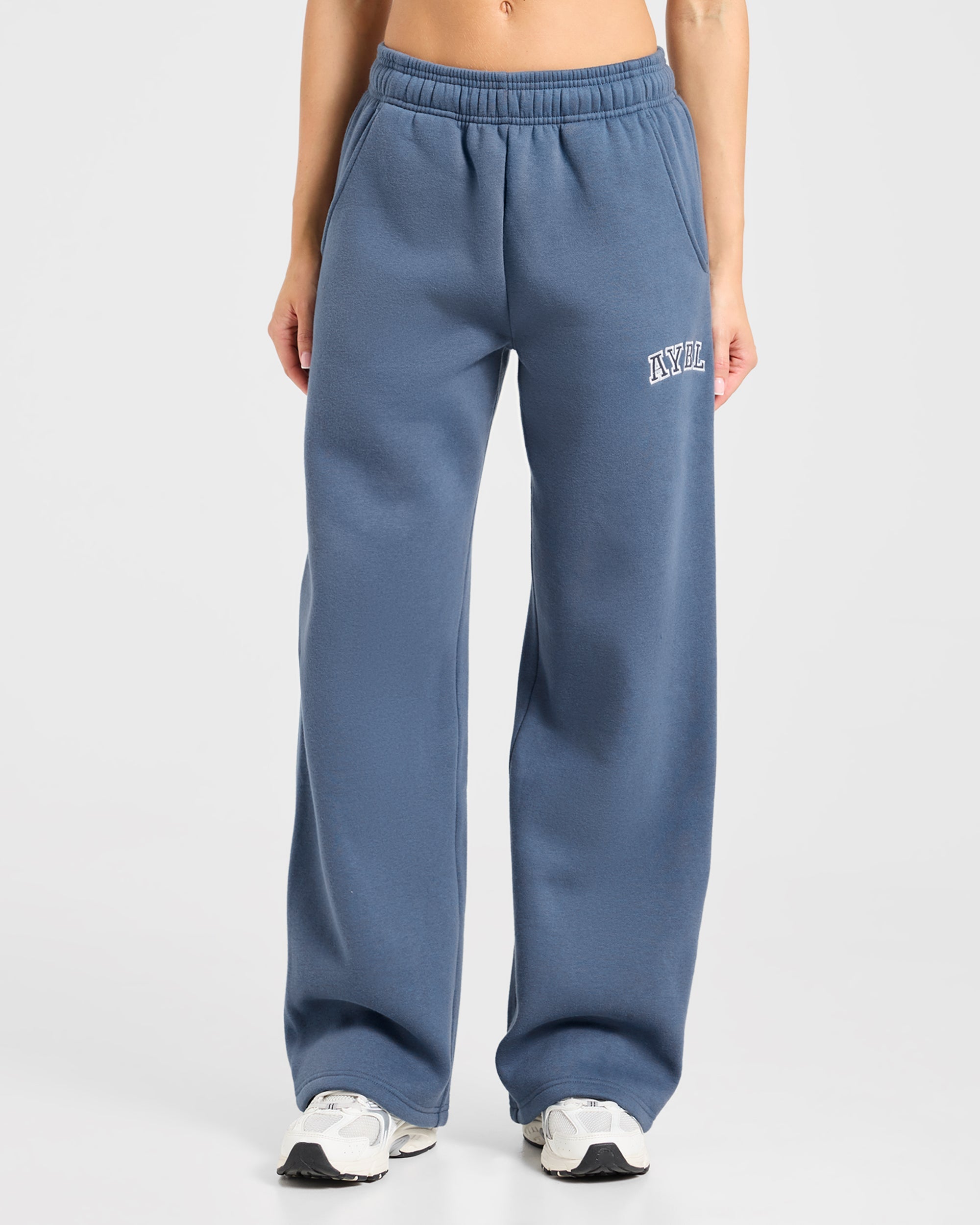 Varsity 2.0 Oversized Straight Leg Joggers - Denim Blau