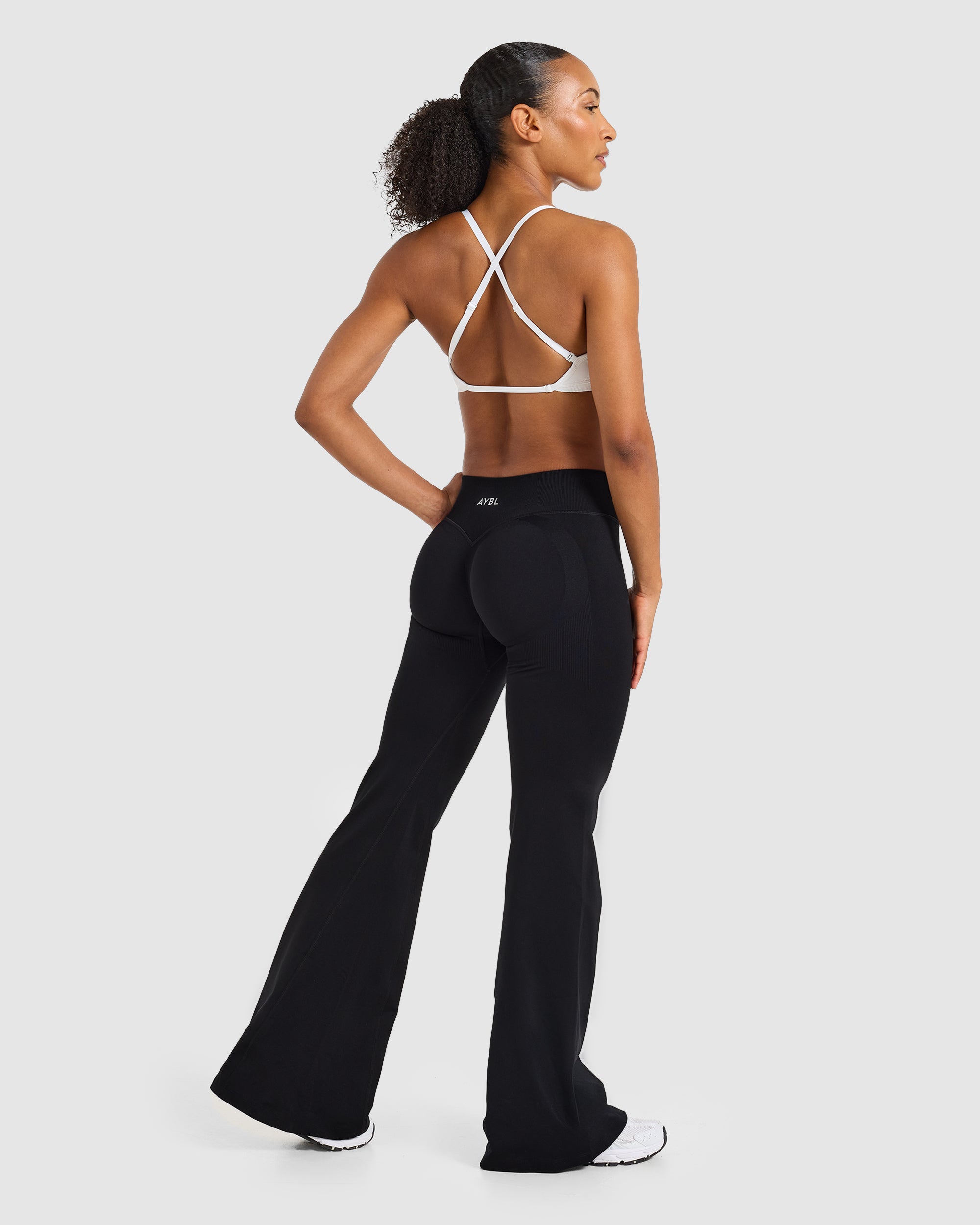 Adapt Seamless Strappy Sports Bra - Weiß