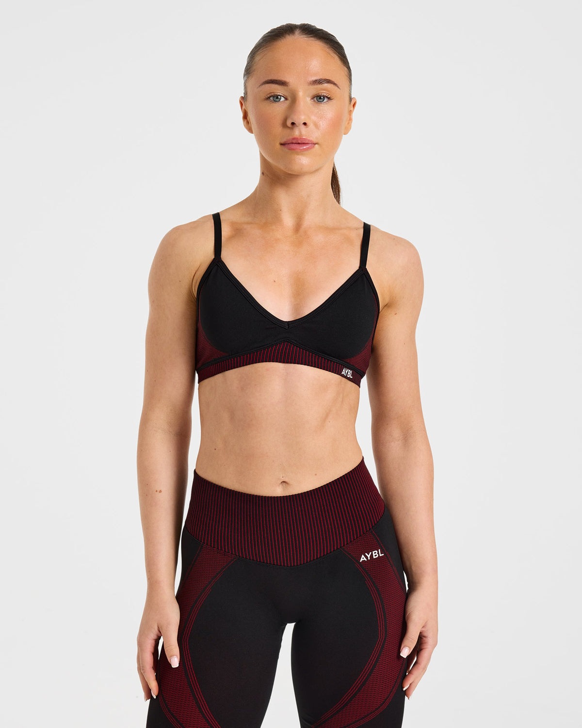 Charge Seamless Sports Bra - Schwarz/Rot