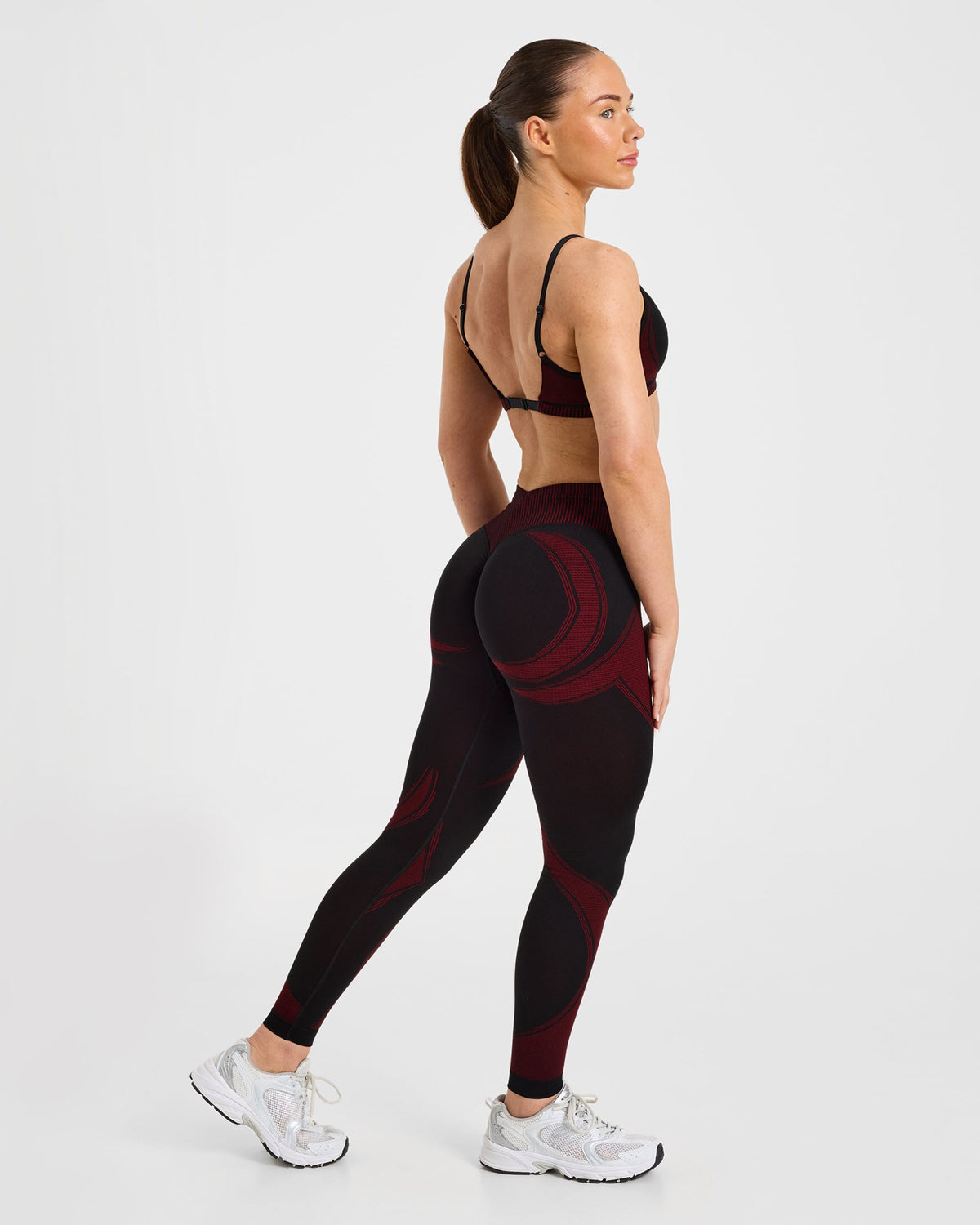 Charge Seamless Sports Bra - Schwarz/Rot