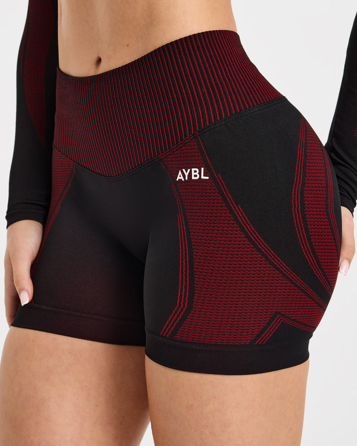 Charge Seamless Shorts - Schwarz/Rot