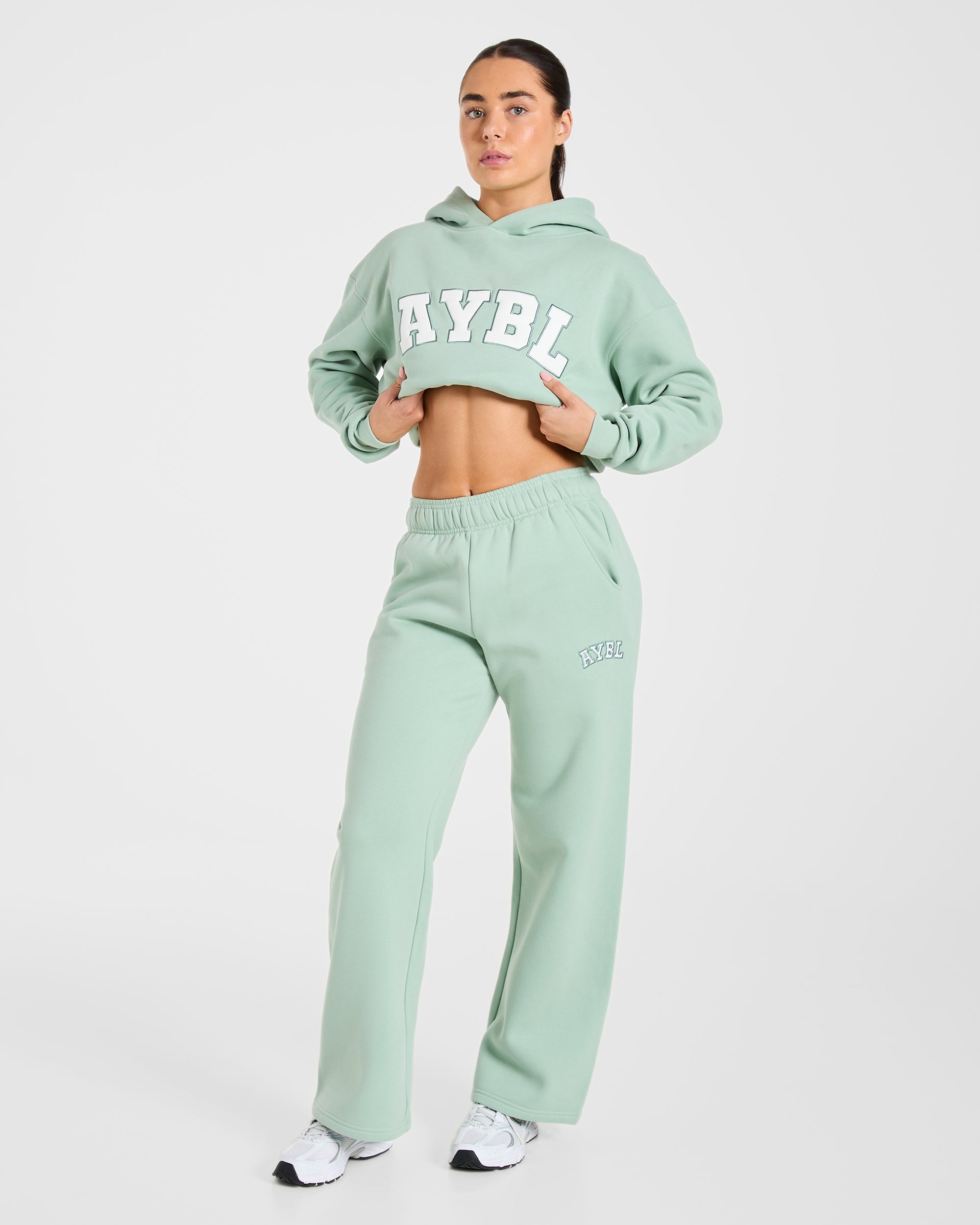 Varsity 2.0 Oversized Straight Leg Joggers - Sage Grün