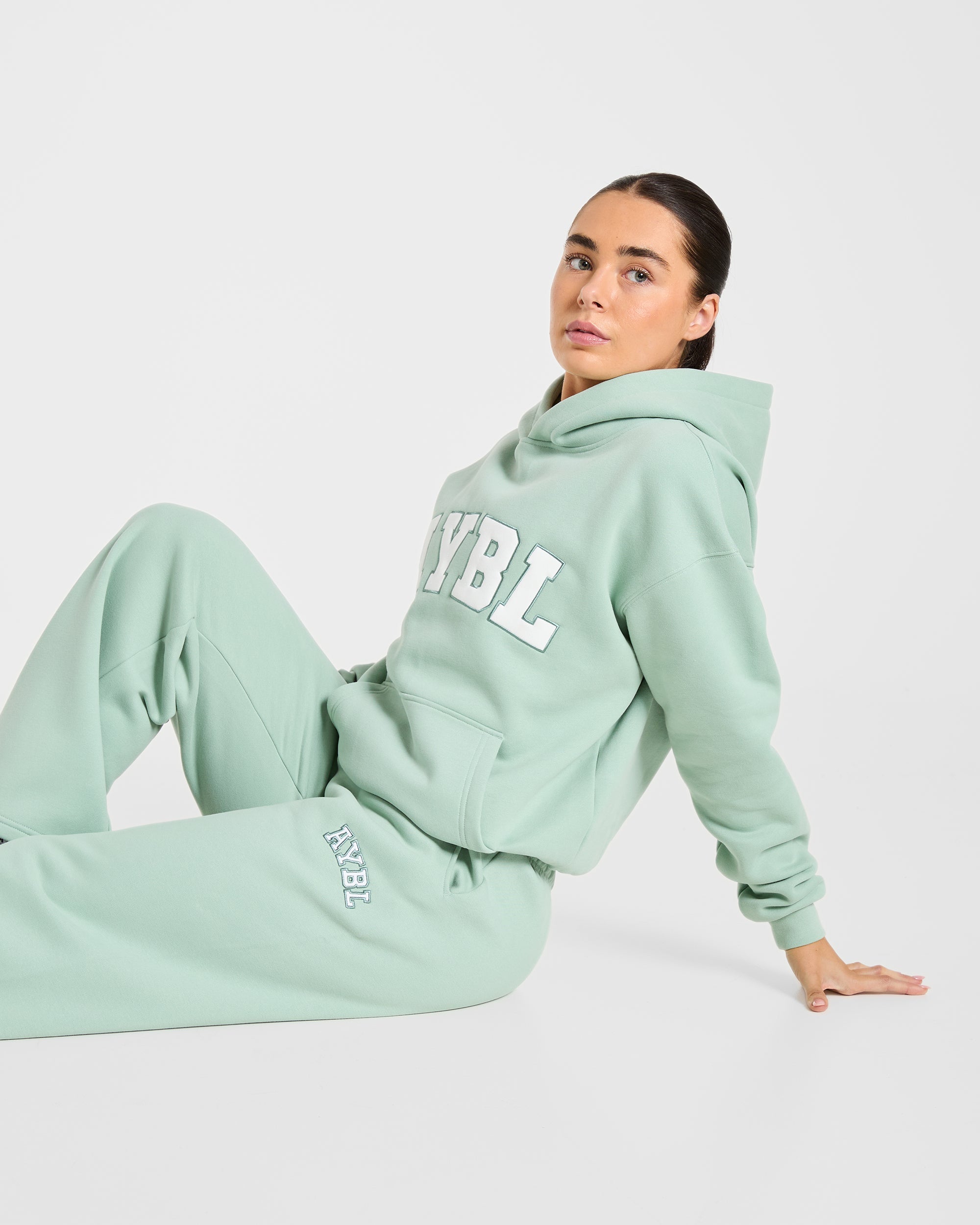 Varsity 2.0 Oversized Joggers - Sage Grün