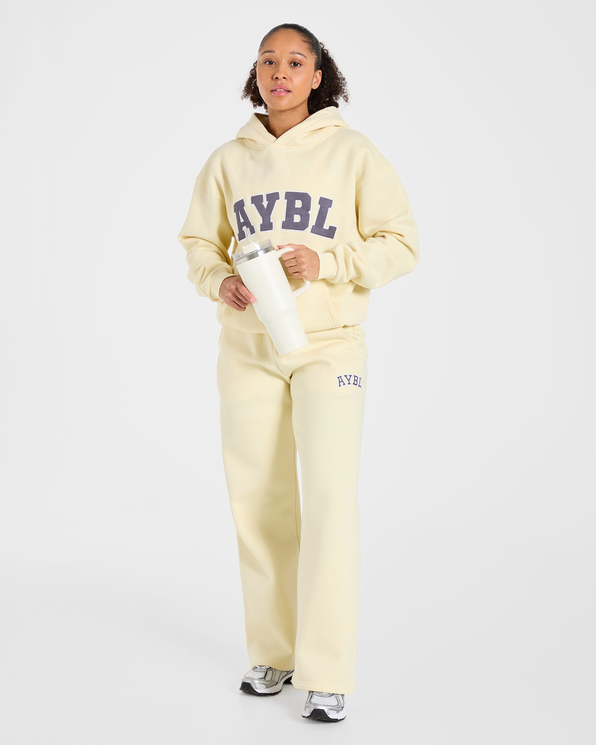 Varsity 2.0 Oversized Straight Leg Joggers - Butter Gelb