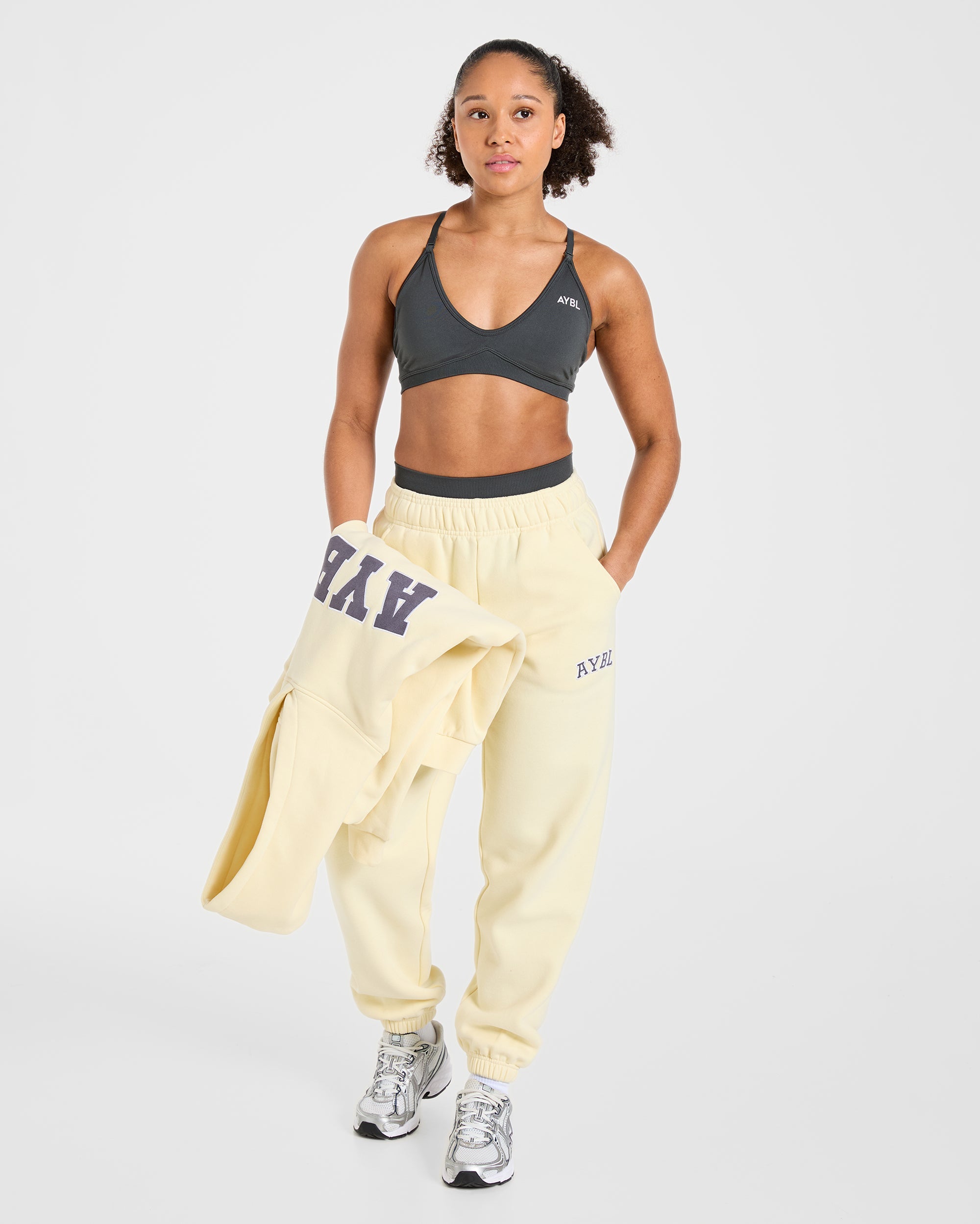 Varsity 2.0 Oversized Joggers - Butter Gelb