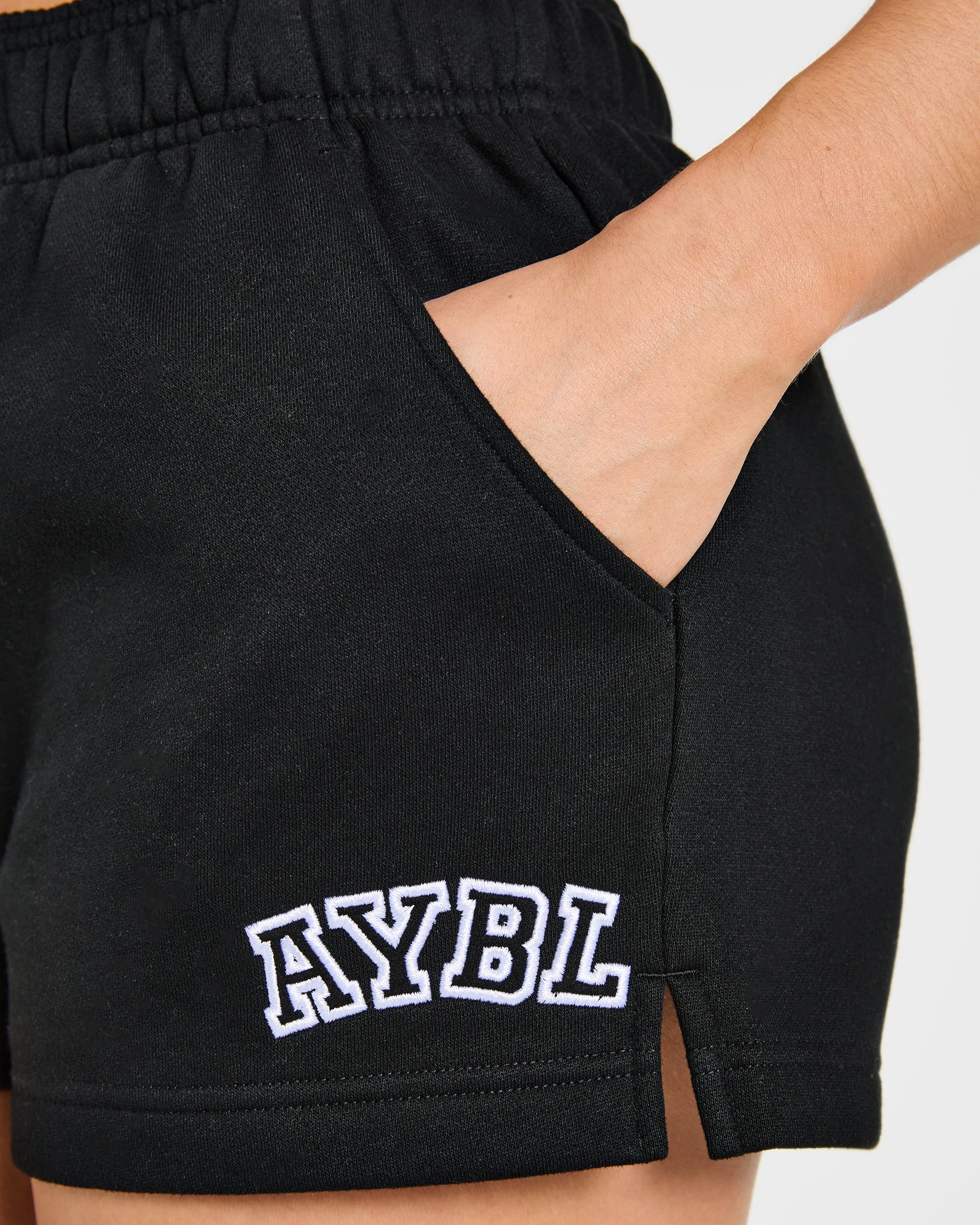 Varsity 2.0 Oversized Shorts - Schwarz