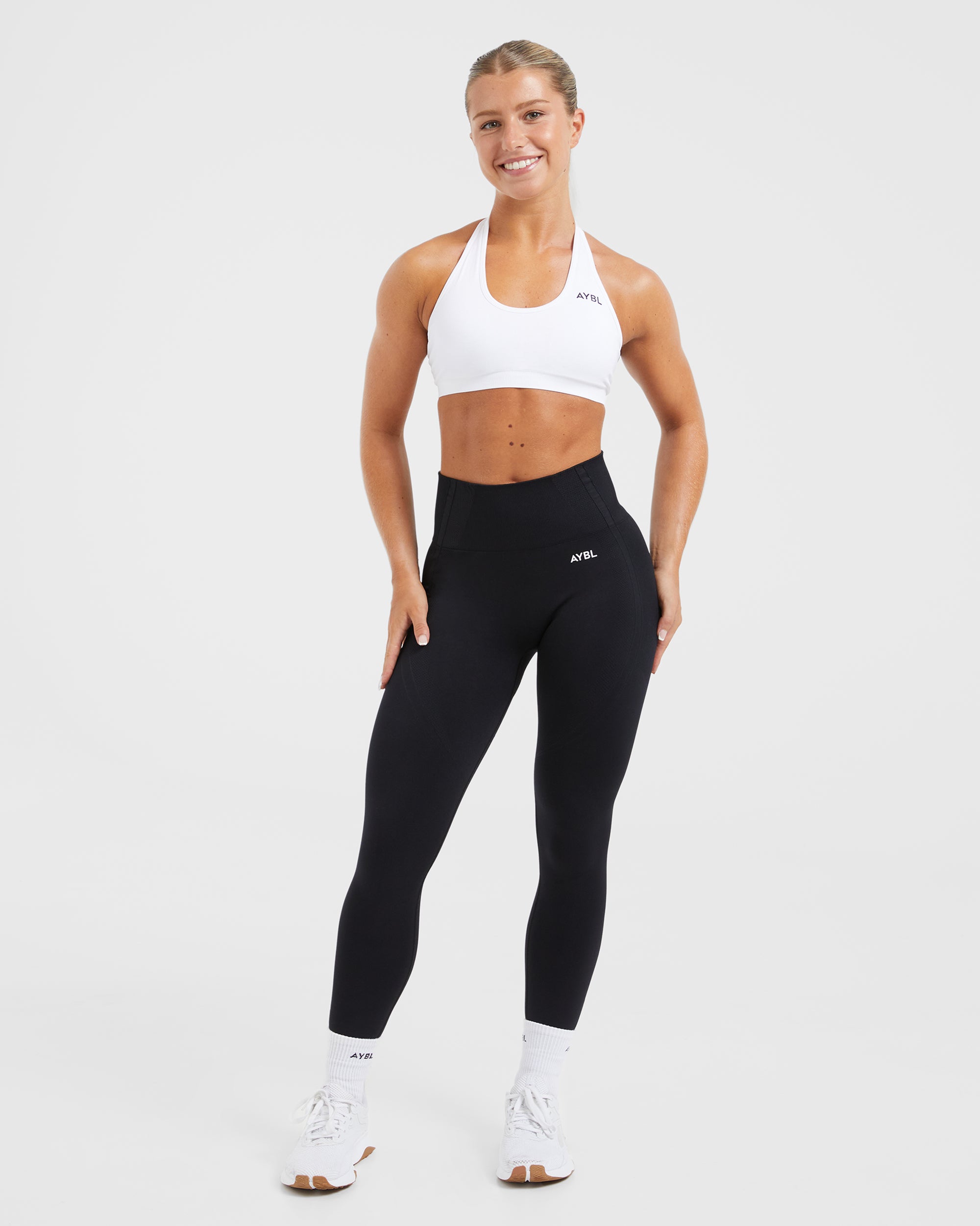 Essential Seamless Halterneck Sports Bra - Weiß