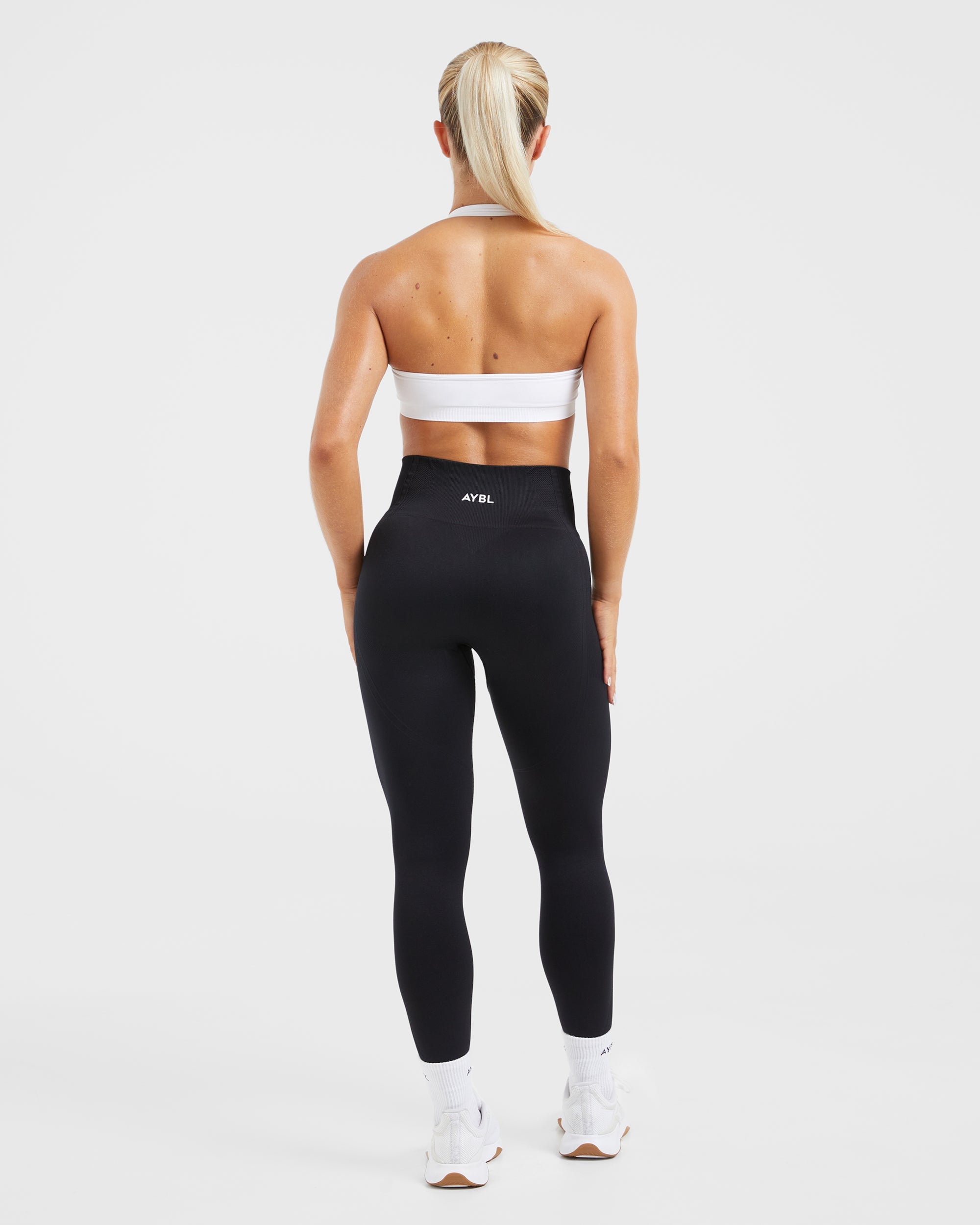 Essential Seamless Halterneck Sports Bra - Weiß