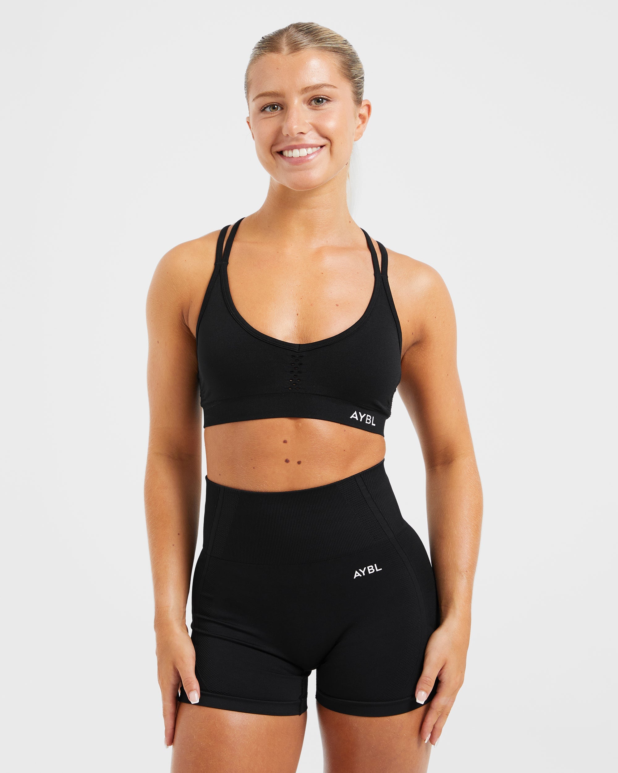 Essential Seamless Strappy Sports Bra - Schwarz