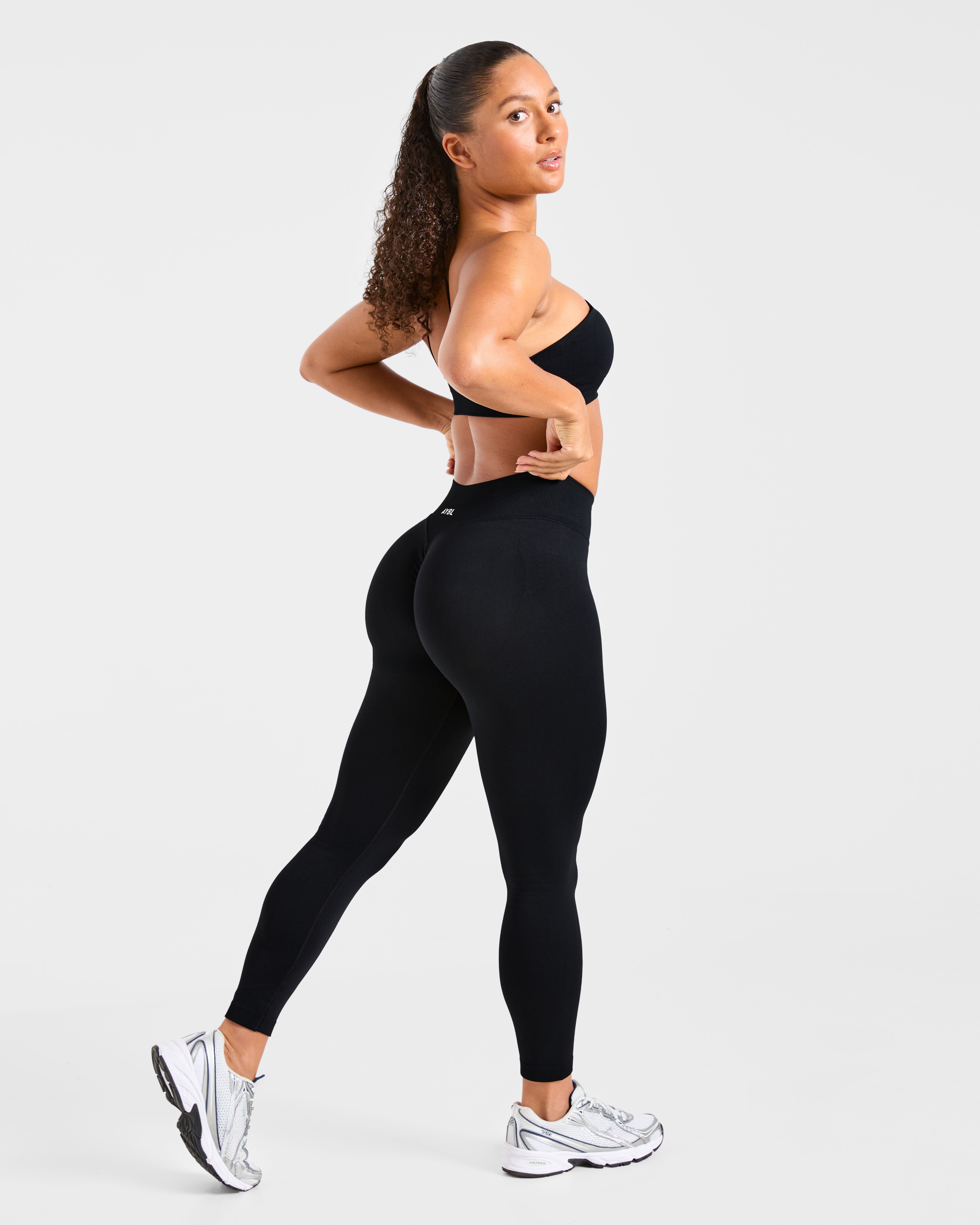 Enhance Seamless One Shoulder Sports Bra - Schwarz