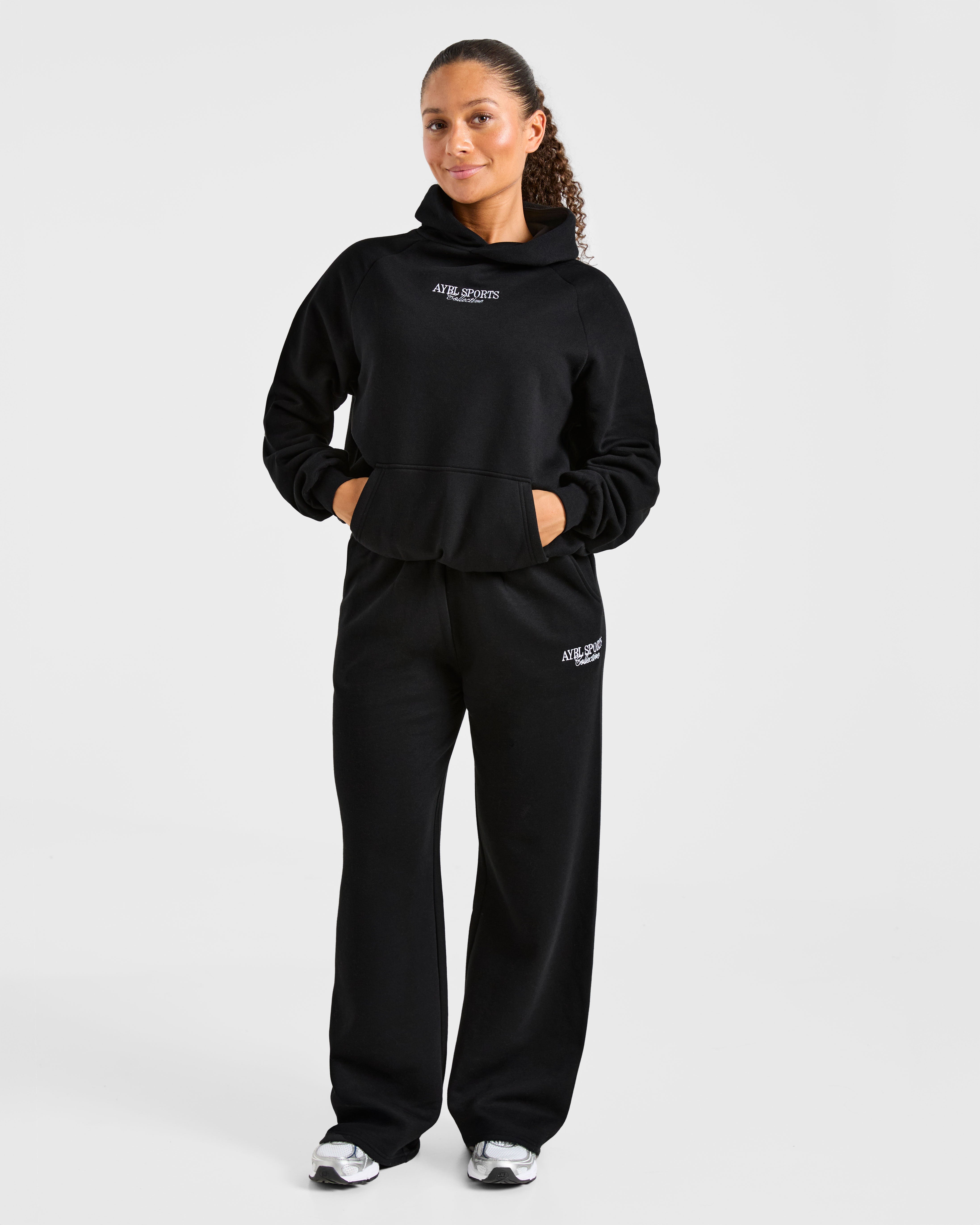 Sports Collective Oversized Straight Leg Joggers - Schwarz