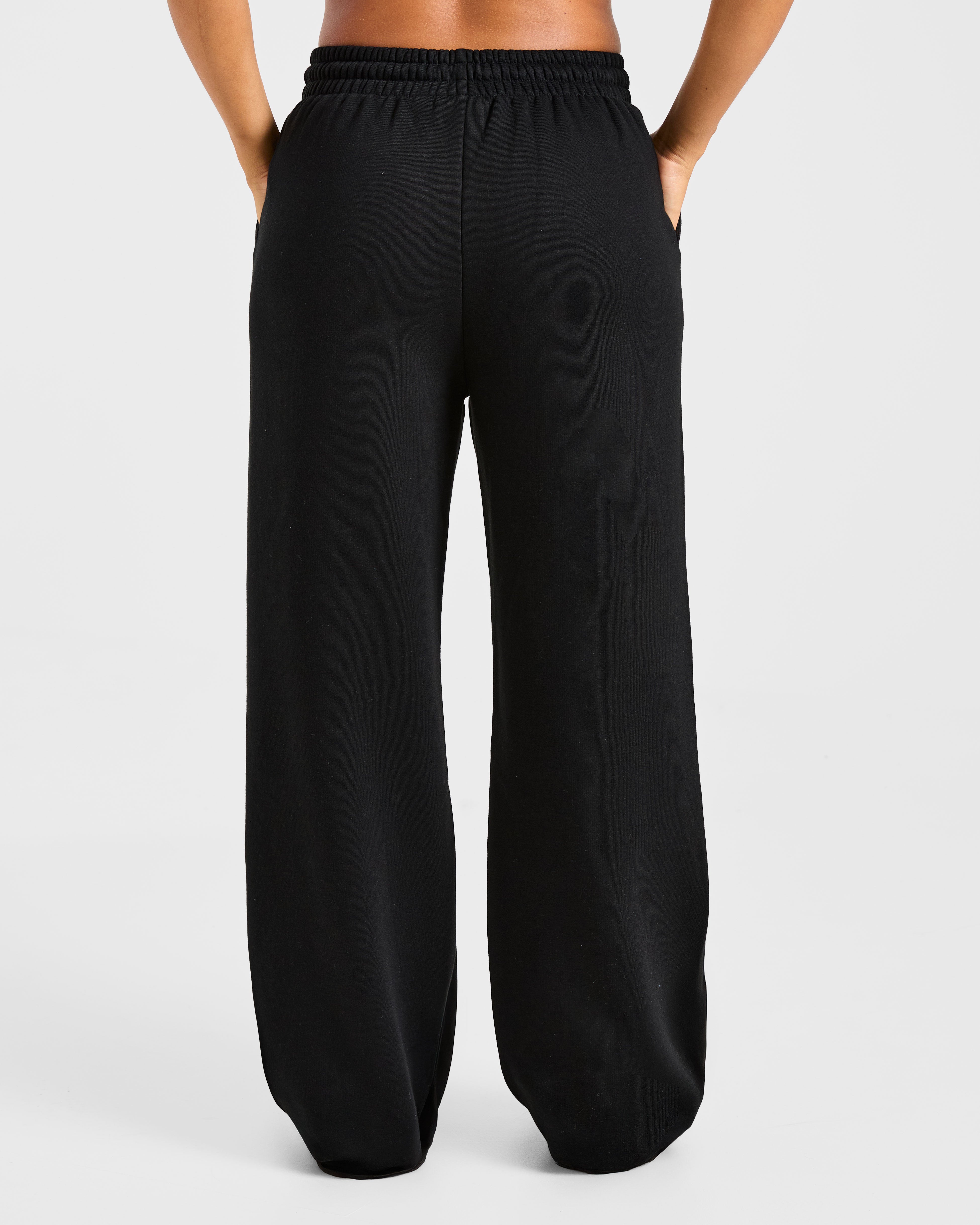 Sports Collective Oversized Straight Leg Joggers - Schwarz