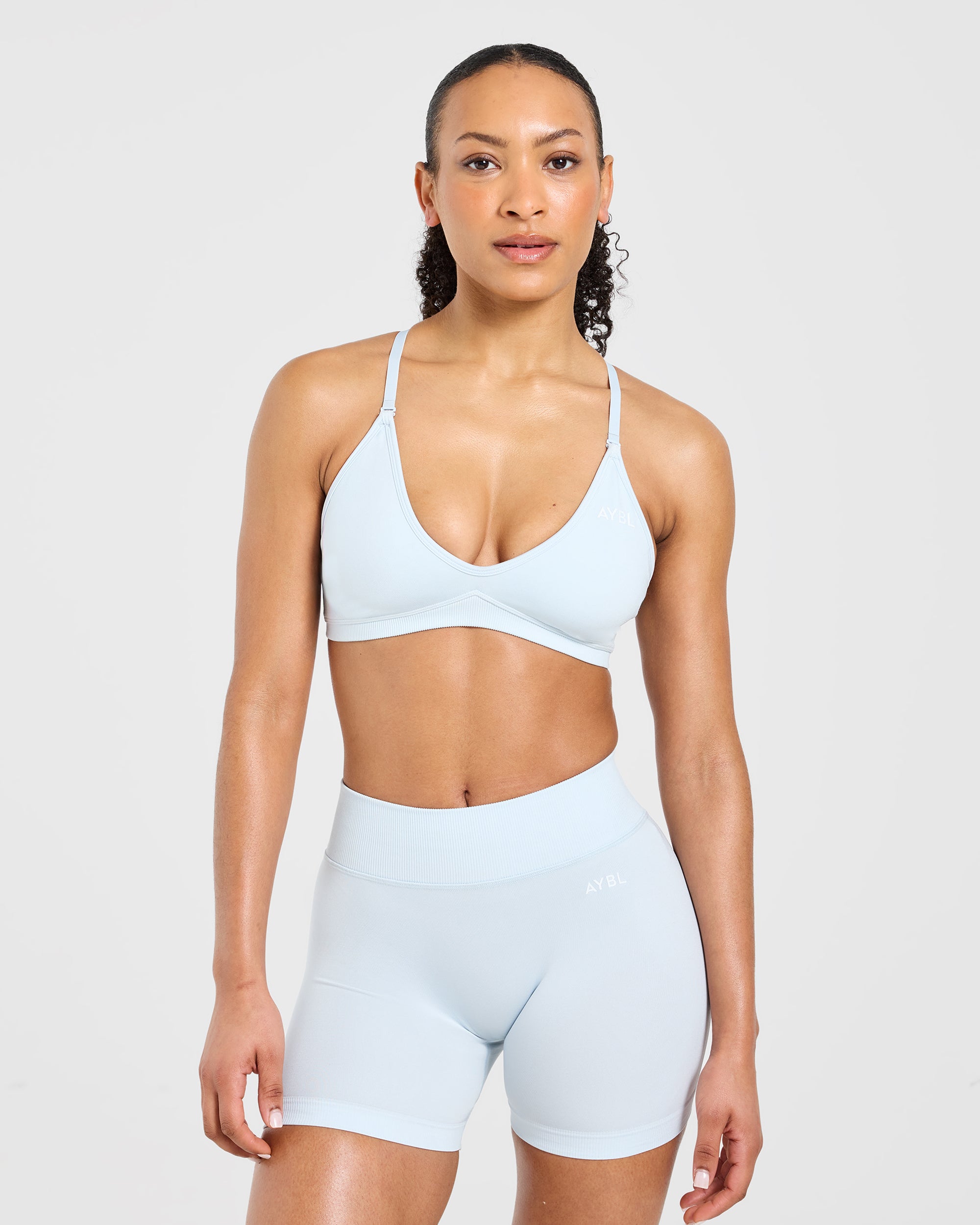 Adapt Seamless Strappy Sports Bra - Iced Blau