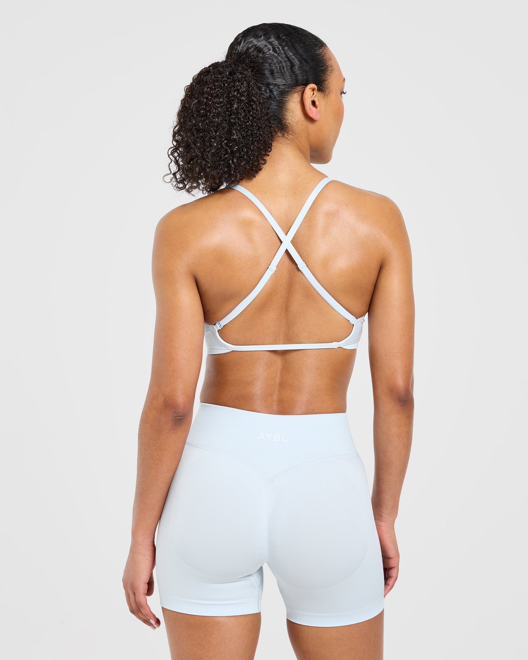 Adapt Seamless Strappy Sports Bra - Iced Blau