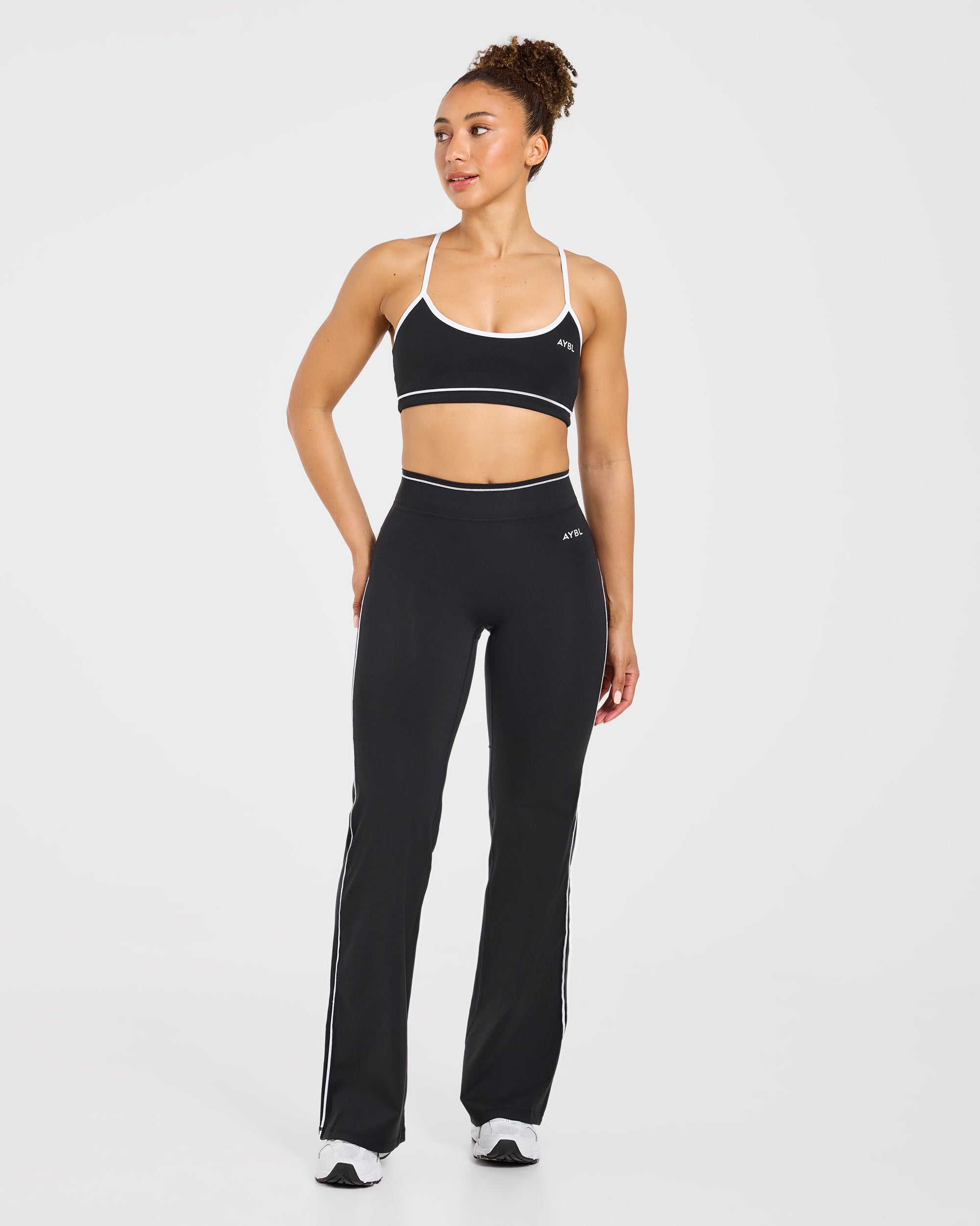 Form Flared Leggings - Schwarz